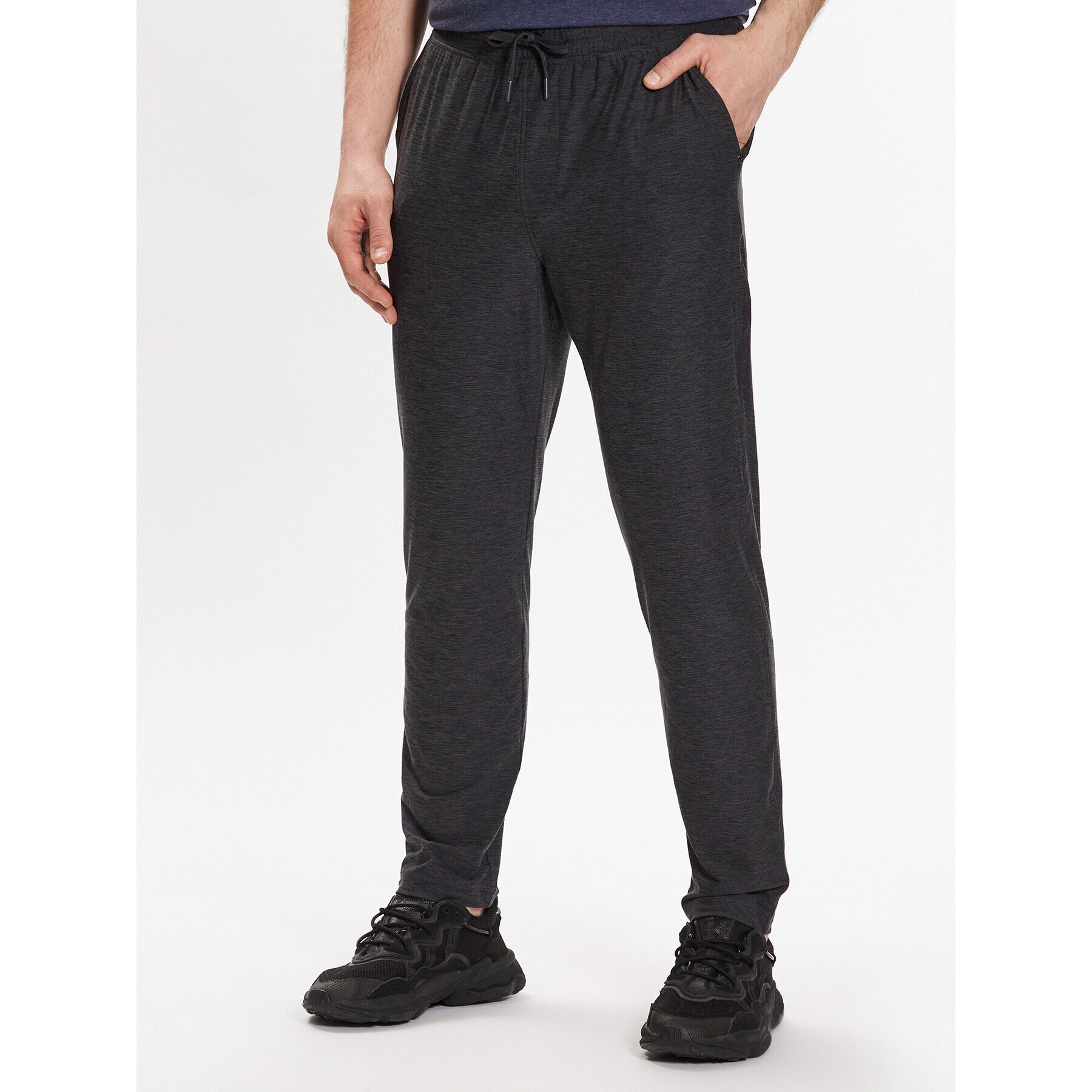 Skechers Долнище анцуг Ultra Go Lite MPT108 Черен Regular Fit - Pepit.bg