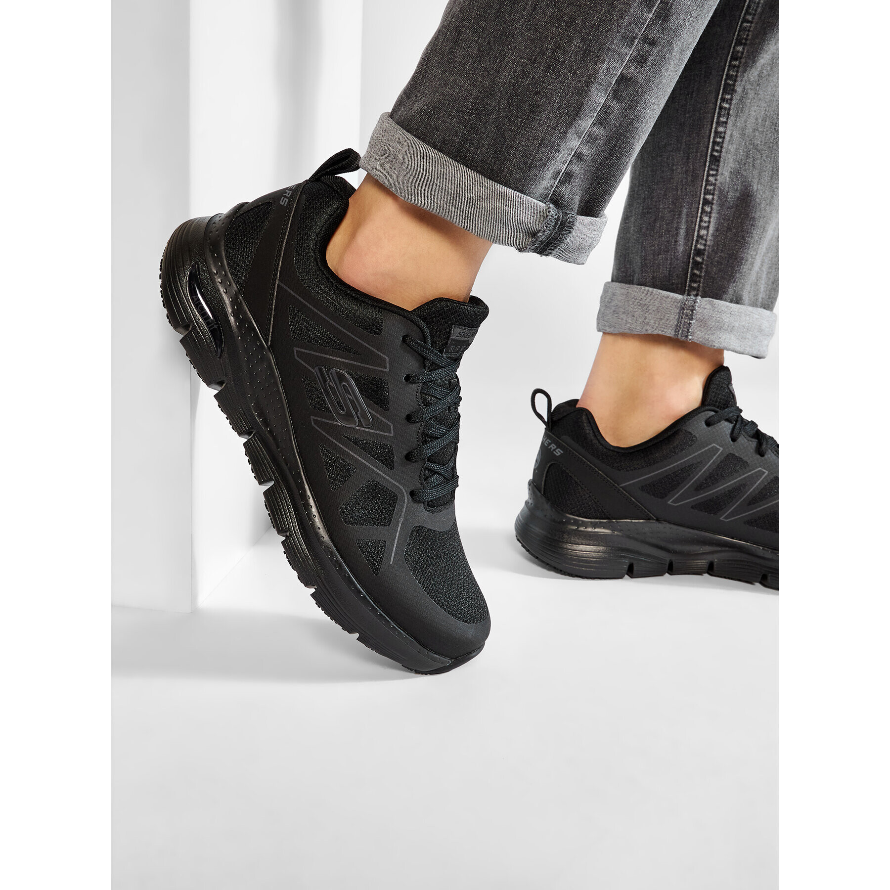 Skechers Обувки Axtell 200025EC/BLK Черен - Pepit.bg