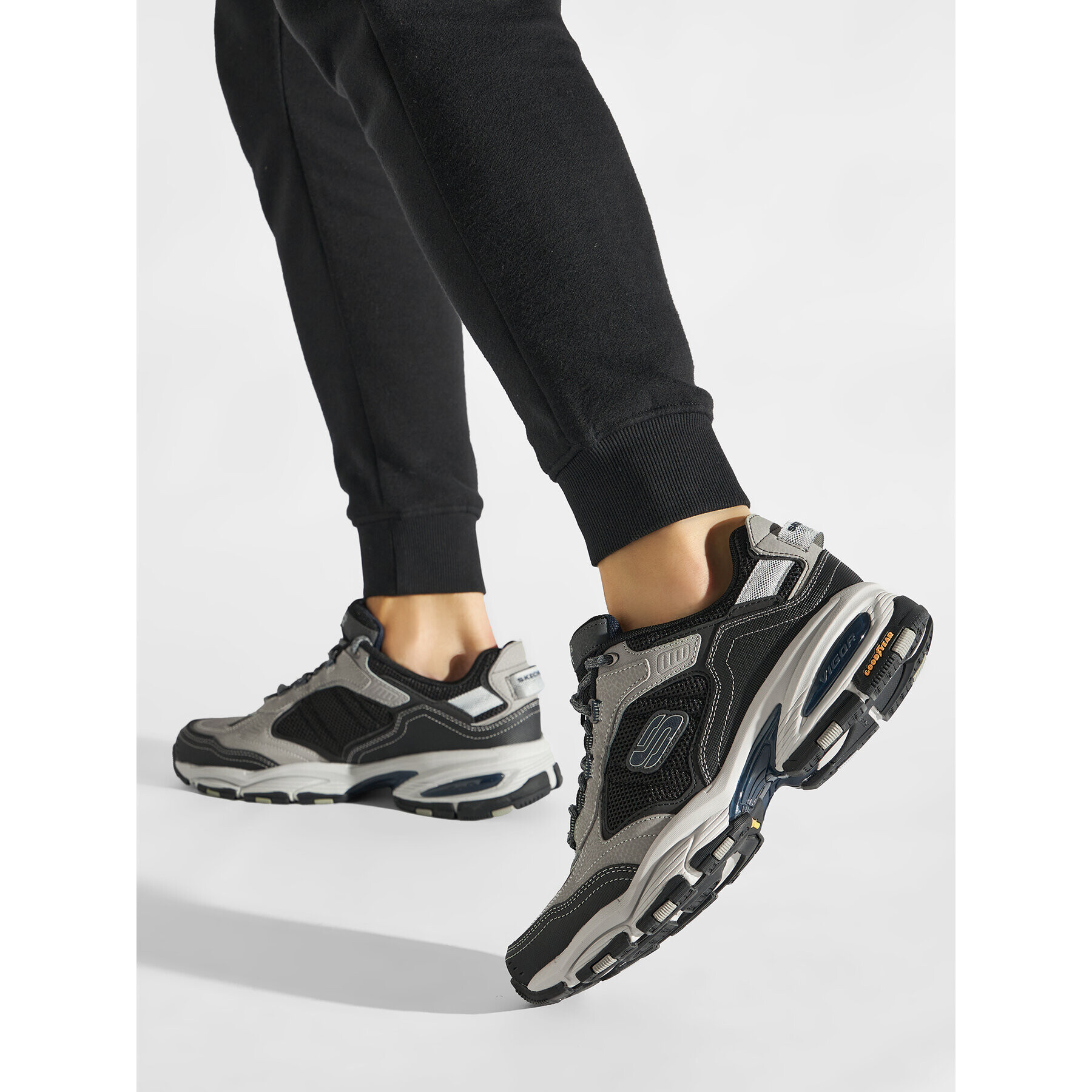 Skechers Сникърси Vigor 3.0 237145/GYBK Черен - Pepit.bg