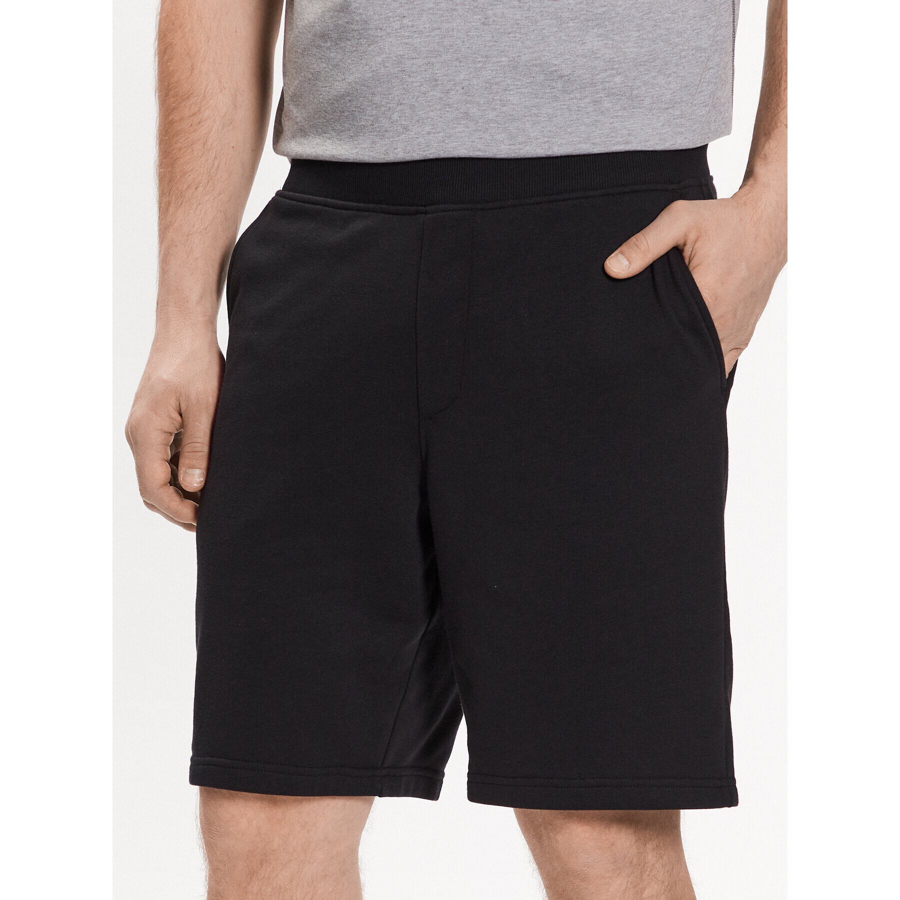 Skechers Спортни шорти Explorer M1SH69 Черен Regular Fit - Pepit.bg