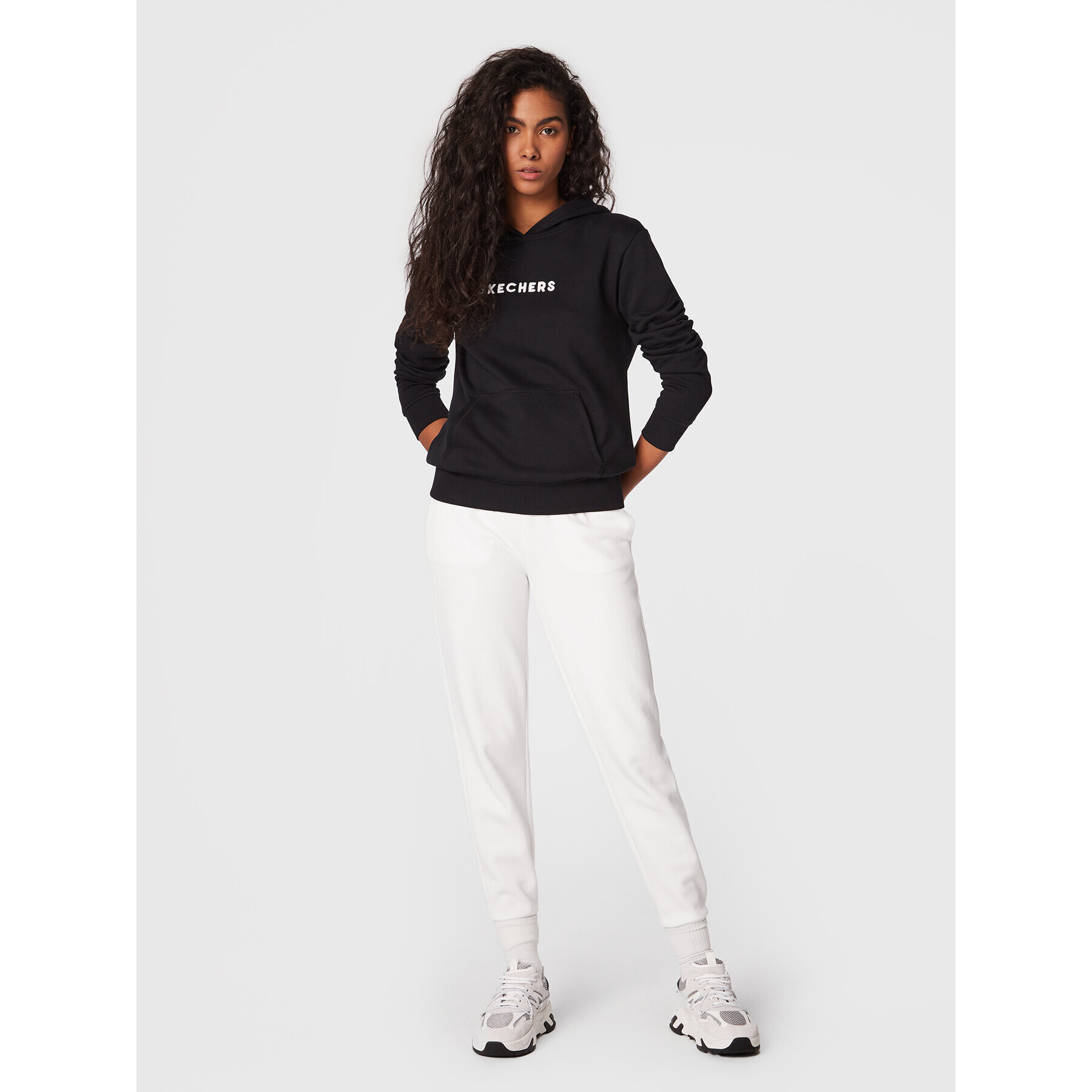 Skechers Суитшърт Signature WHD69 Черен Regular Fit - Pepit.bg