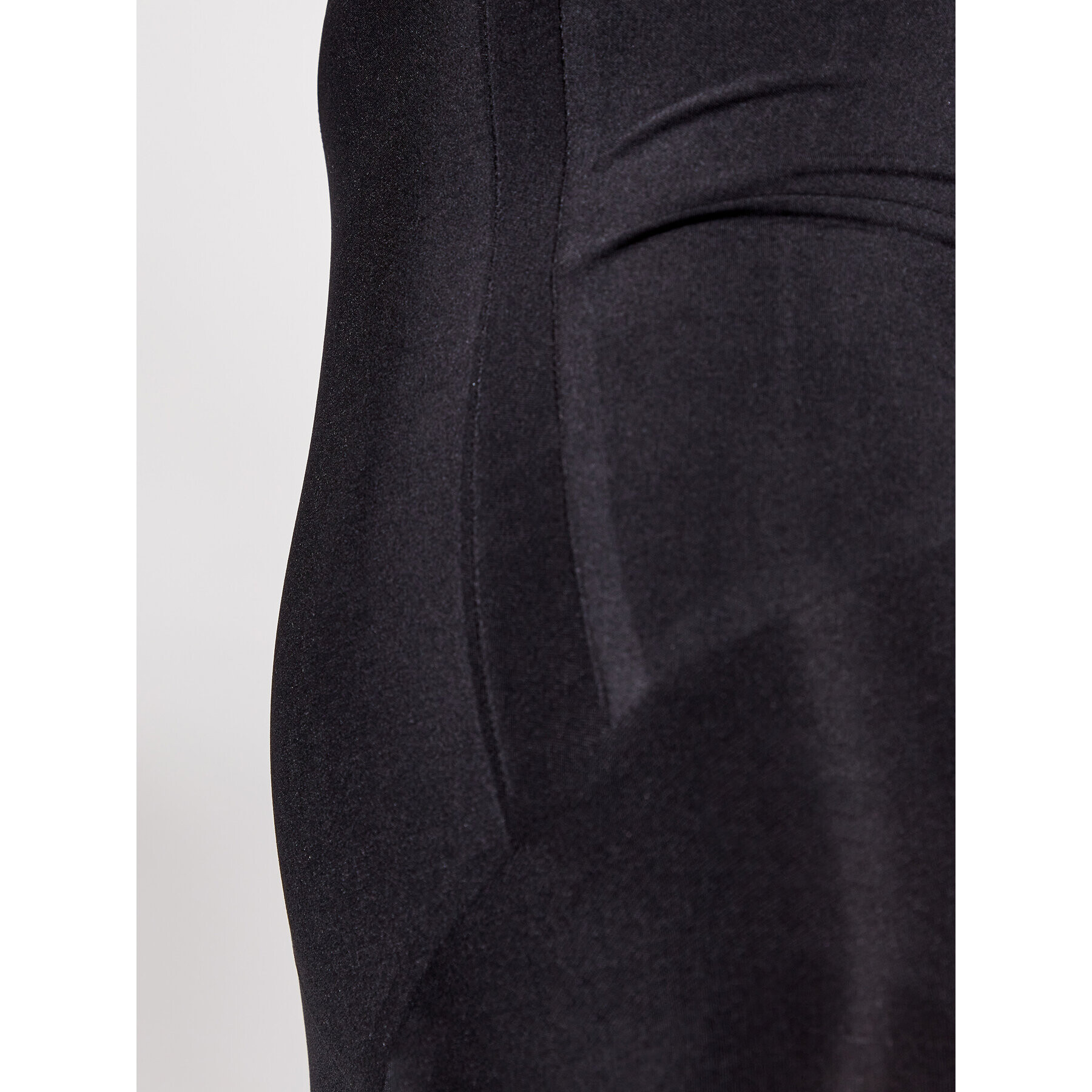 SPANX Оформящ гащеризон Oncore Openbust Mid-Thigh 10130R Черен - Pepit.bg