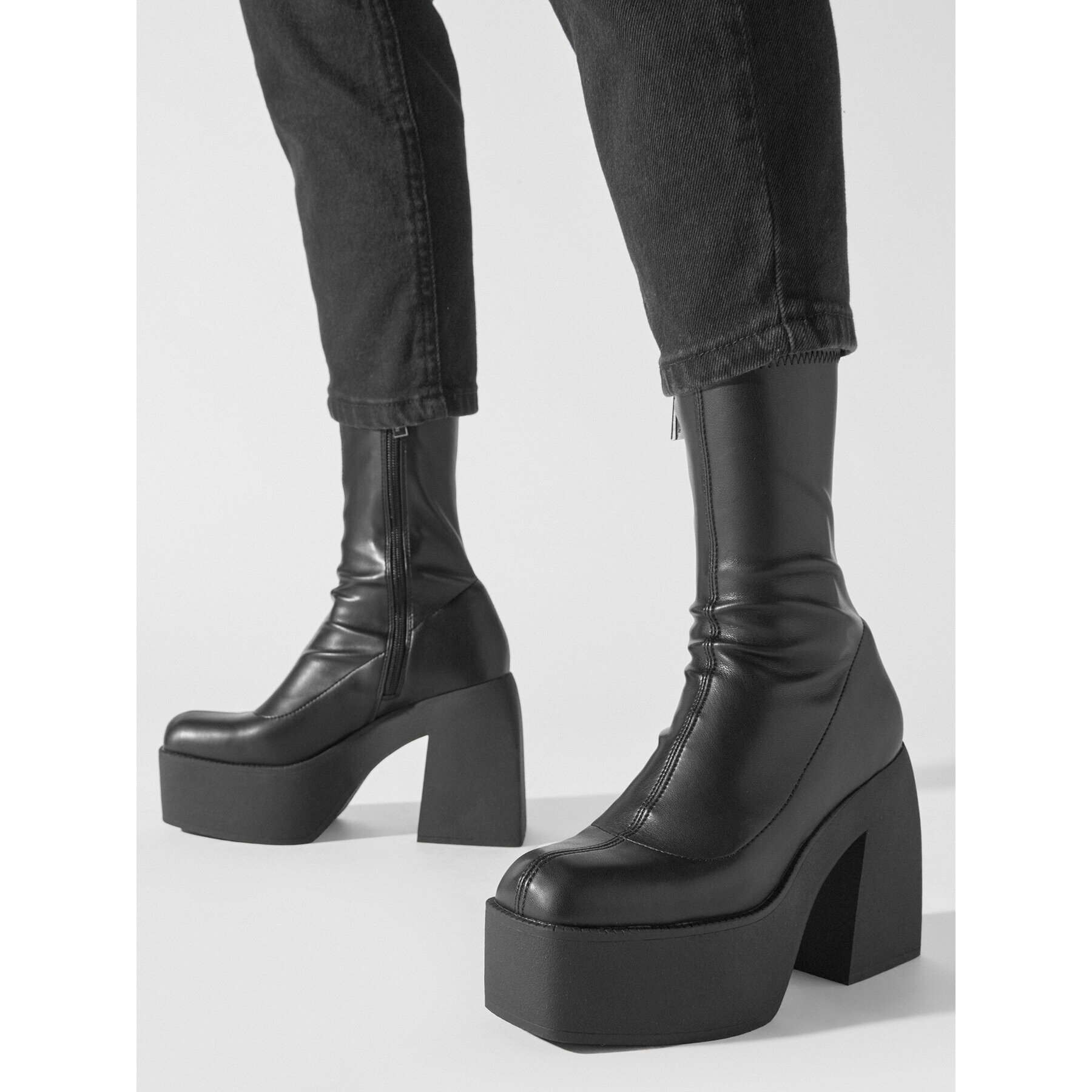 Steve Madden Боти Tekno Bootie SM11002608 SM11002608-001 Черен - Pepit.bg