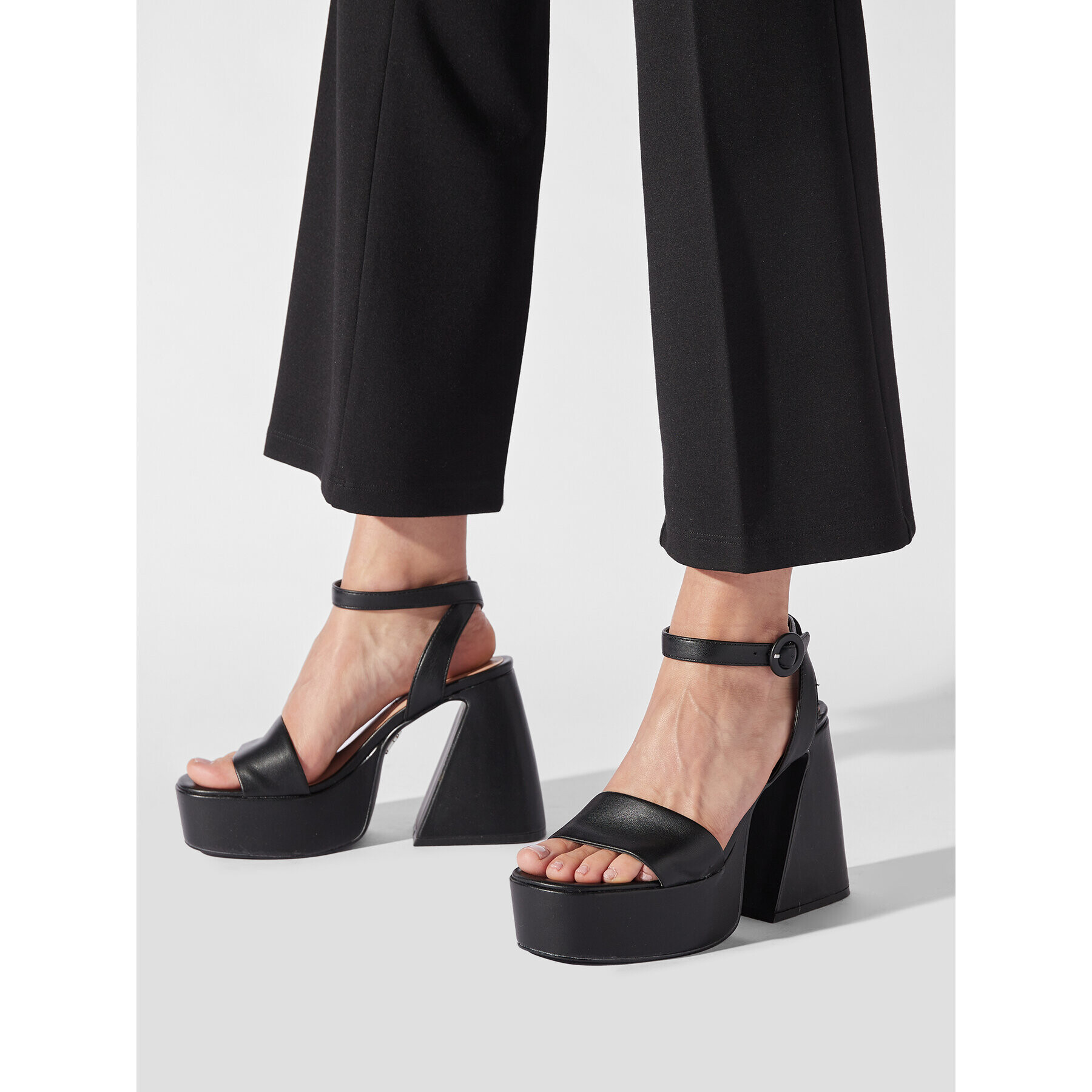 Steve Madden Сандали Paysin SM11002379-001 Черен - Pepit.bg