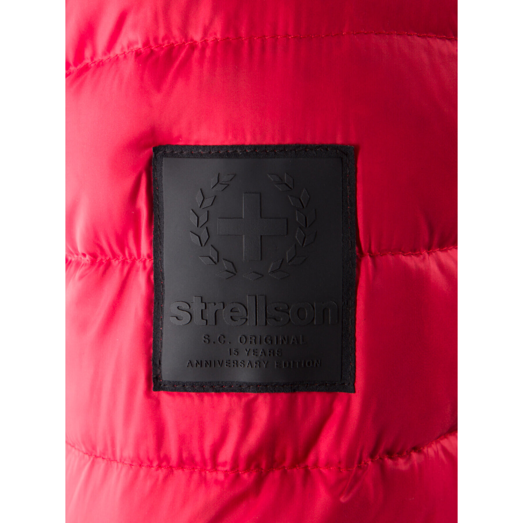 Strellson Пухено яке 4Seasons 30017342 Червен Regular Fit - Pepit.bg