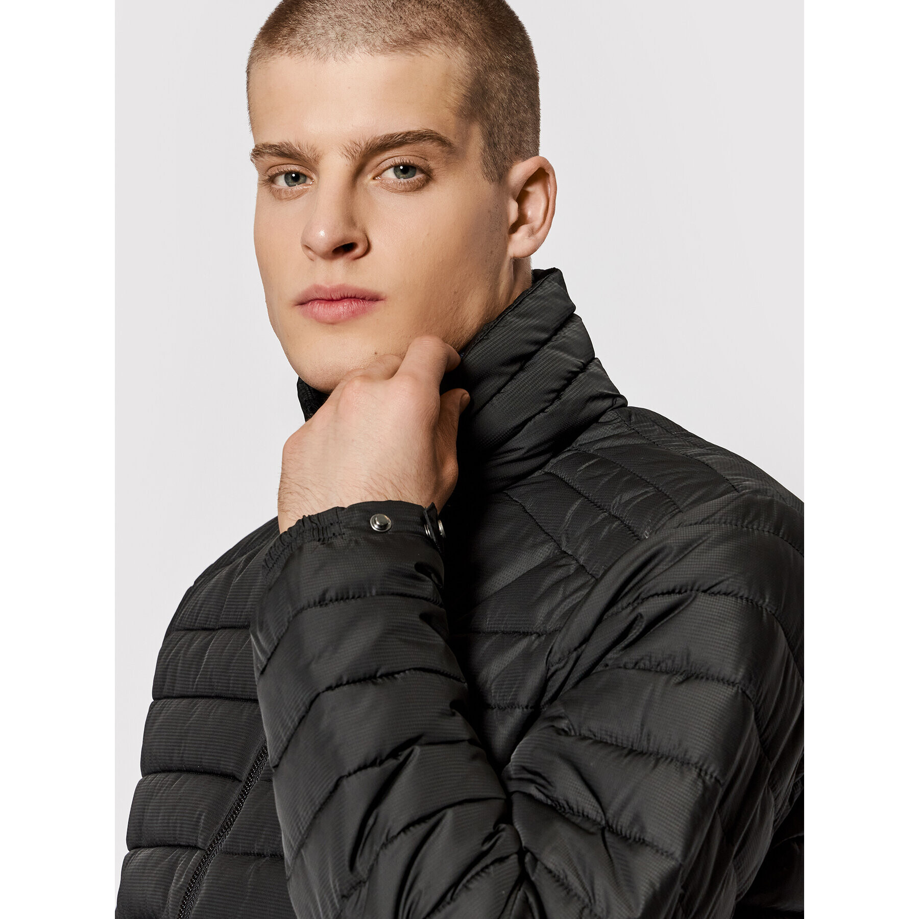 Superdry Пухено яке Studios M5011103A Черен Regular Fit - Pepit.bg