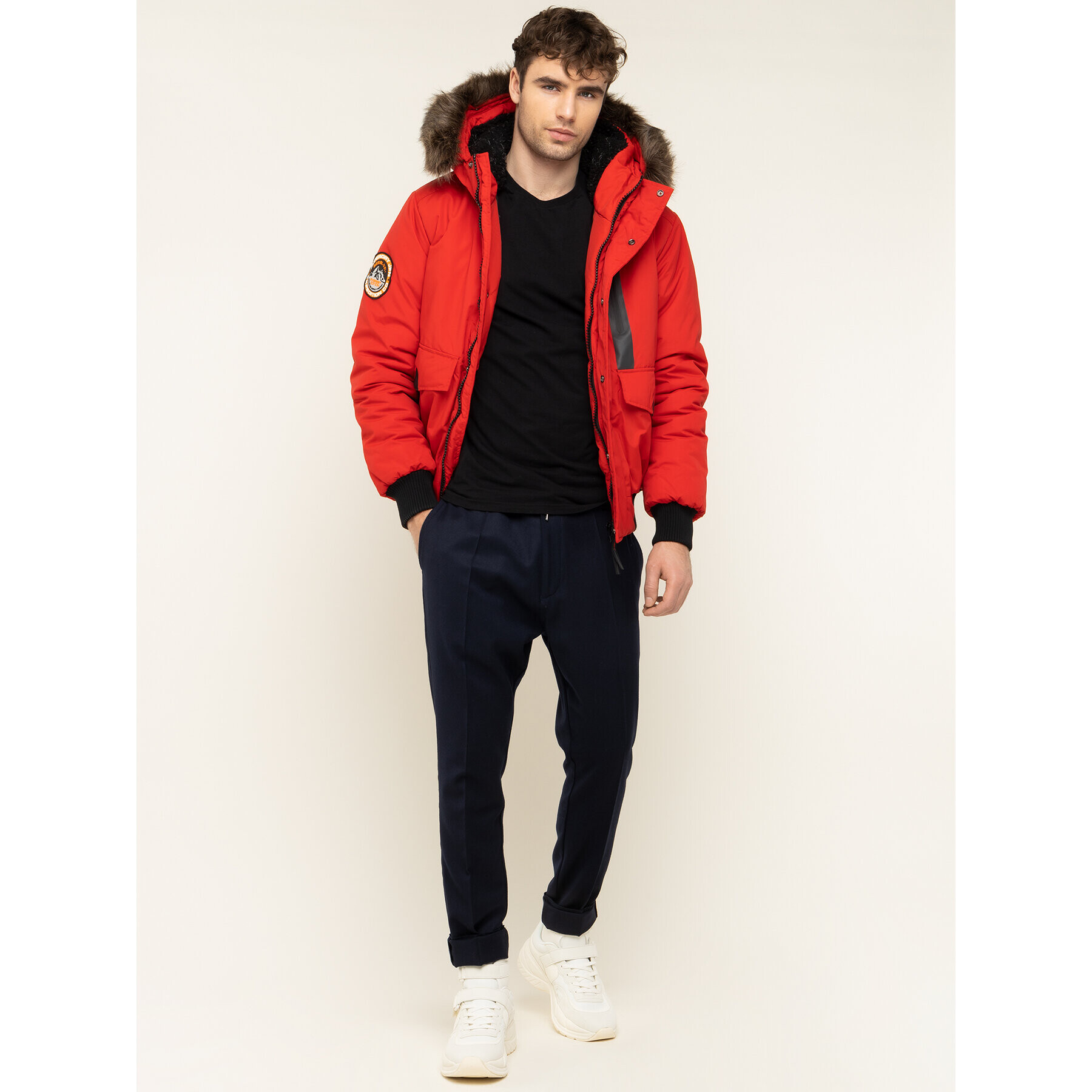 Superdry Пухено яке Everest M5000039A Червен Regular Fit - Pepit.bg