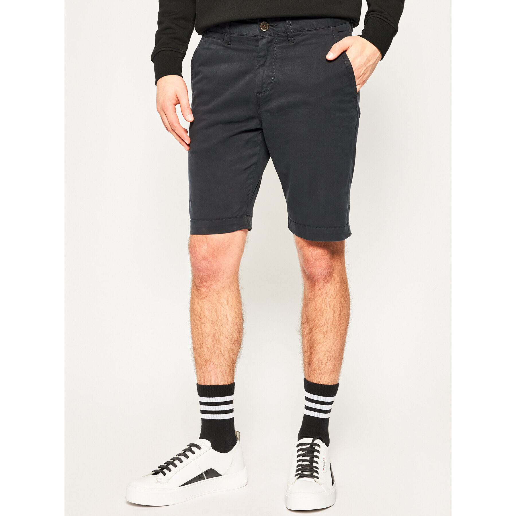 Superdry Шорти от плат International Chino Short M7110018A Черен Regular Fit - Pepit.bg