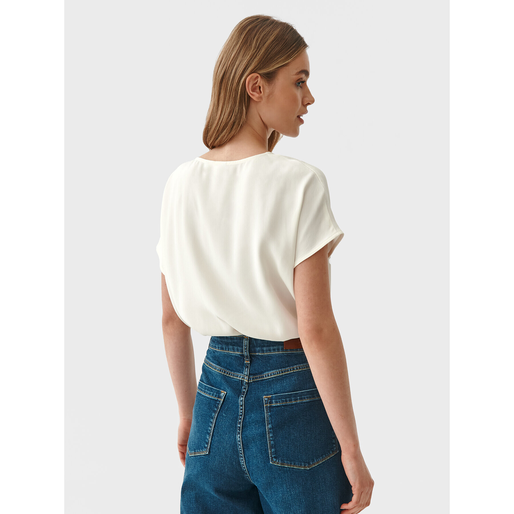 Tatuum Блуза Linsila T2215.048 Бежов Regular Fit - Pepit.bg