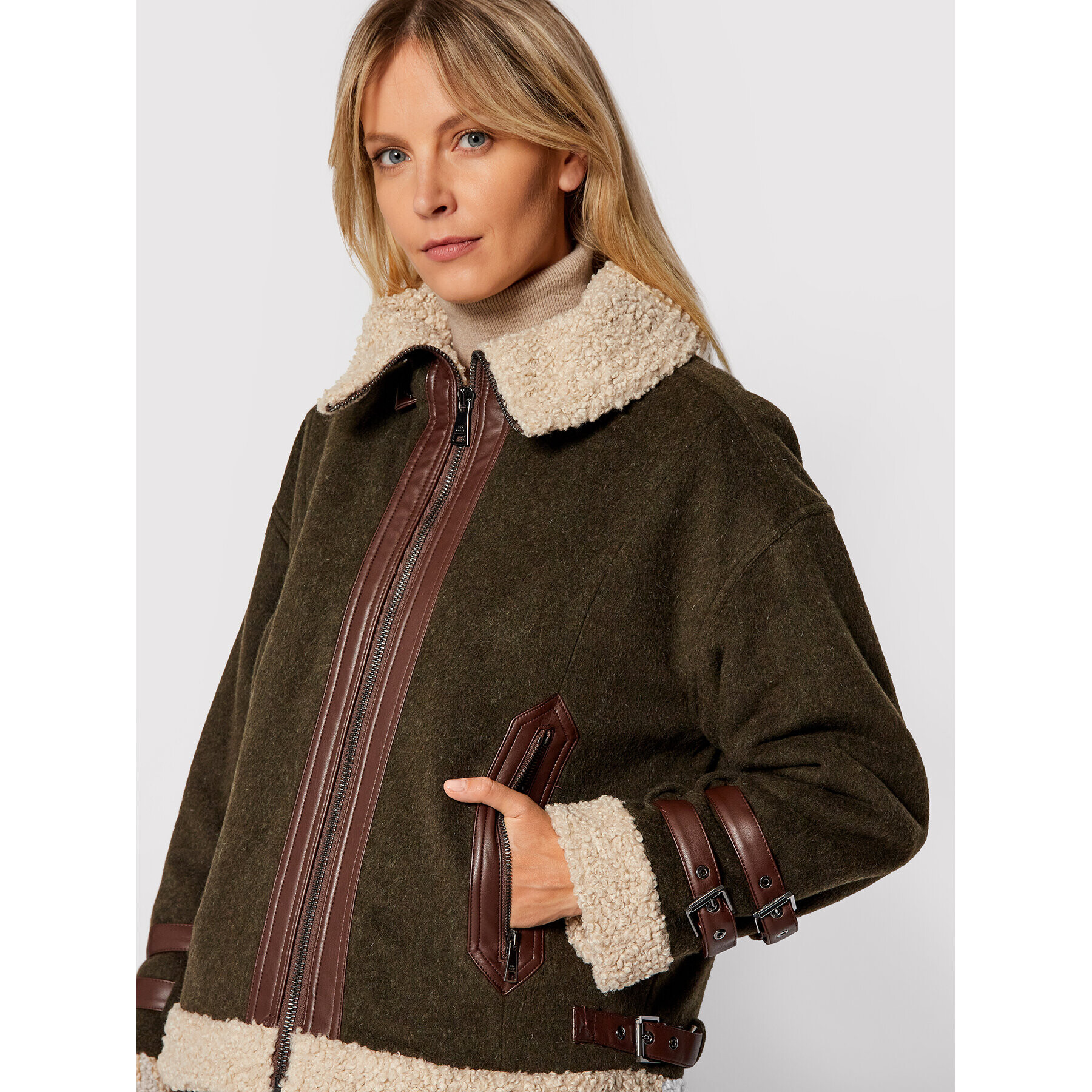 Ted Baker Кожух Sadieyy 255256 Зелен Regular Fit - Pepit.bg