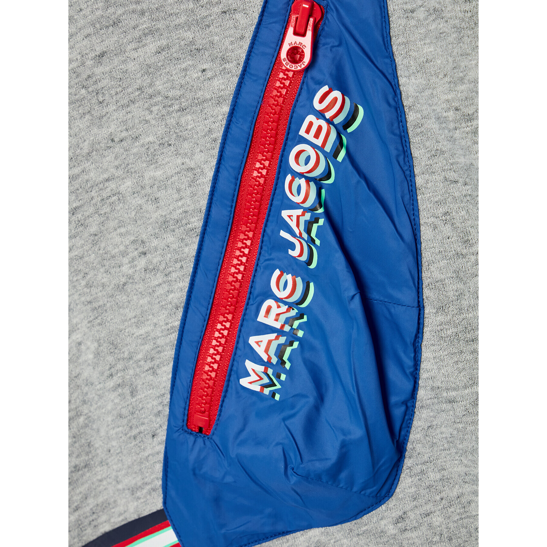 The Marc Jacobs Суитшърт W25562 D Сив Regular Fit - Pepit.bg