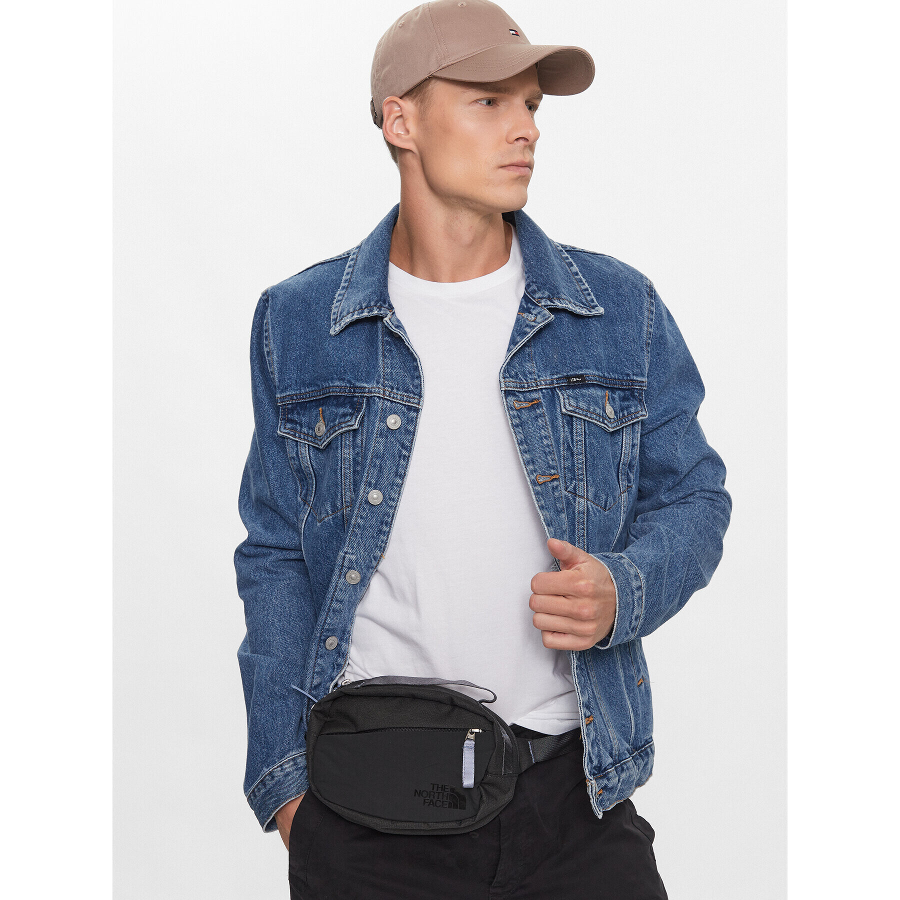 The North Face Чанта за кръст Isabella Hpack NF0A81C4ISY Сив - Pepit.bg