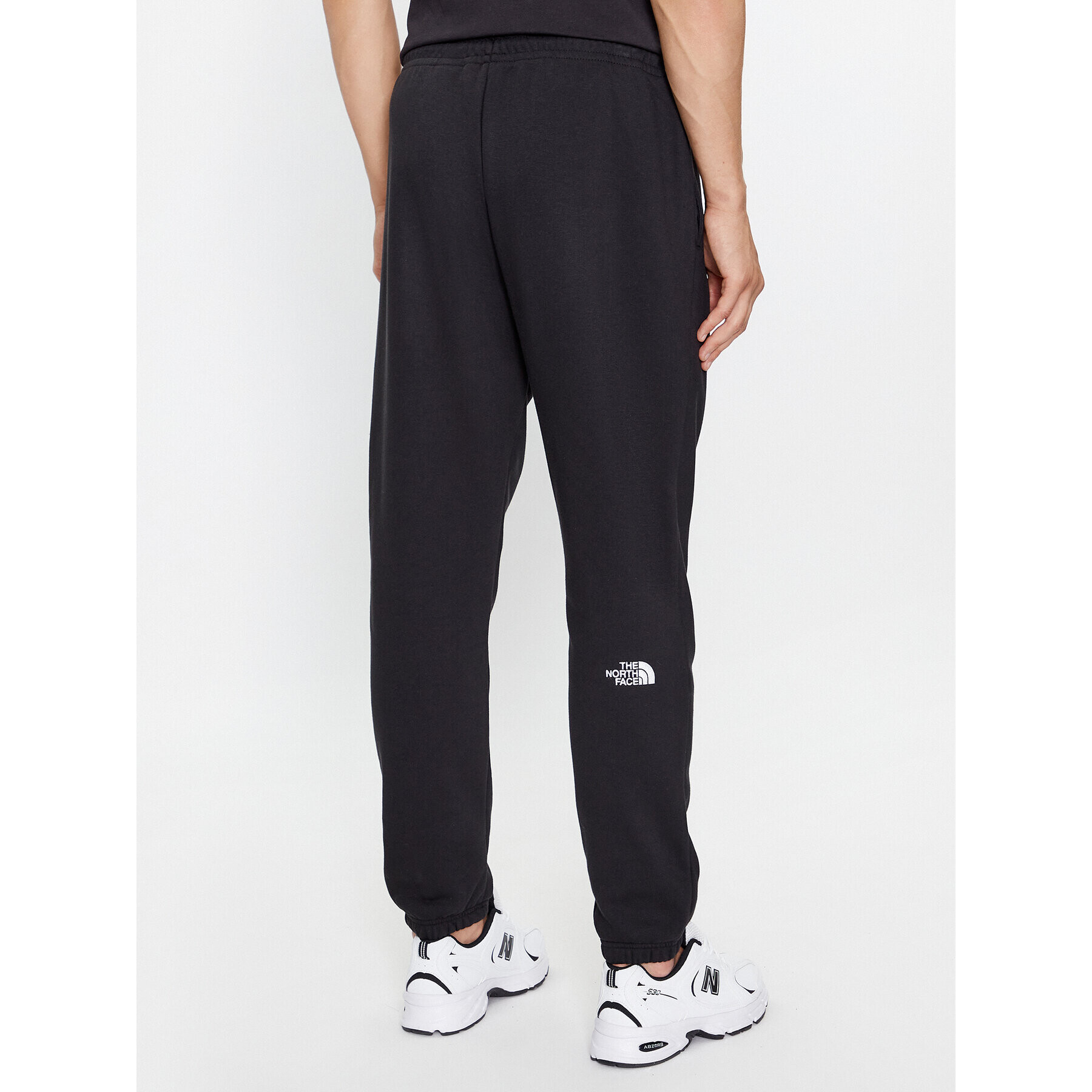 The North Face Долнище анцуг M Essential JoggerNF0A7ZJBJK31 Черен Regular Fit - Pepit.bg