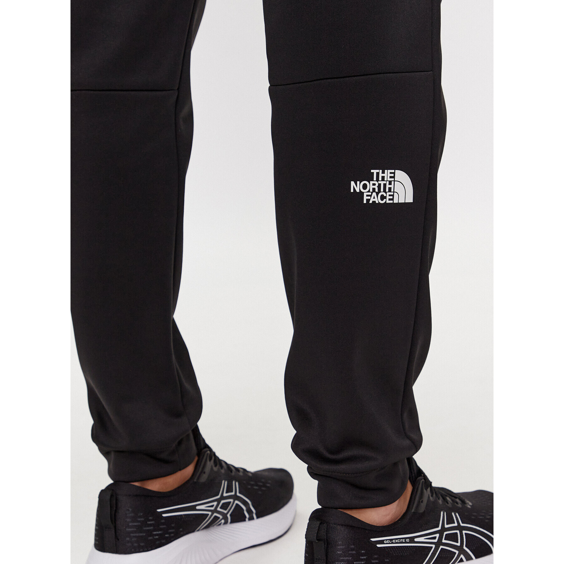 The North Face Долнище анцуг M Reaxion Fleece Jogger - EuNF0A7Z9PJK31 Черен Regular Fit - Pepit.bg