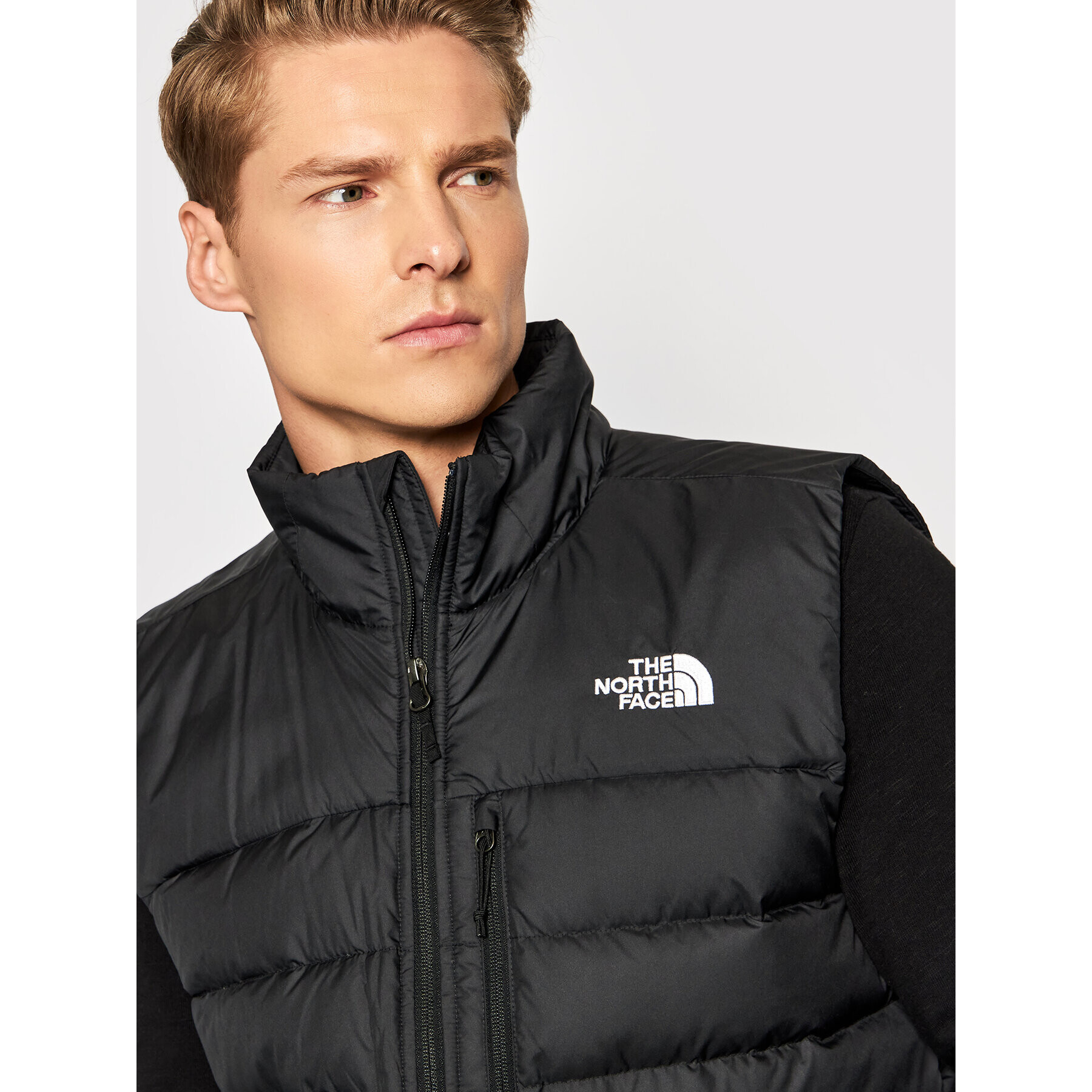 The North Face Елек Aconcagua NF0A4R2F Черен Regular Fit - Pepit.bg