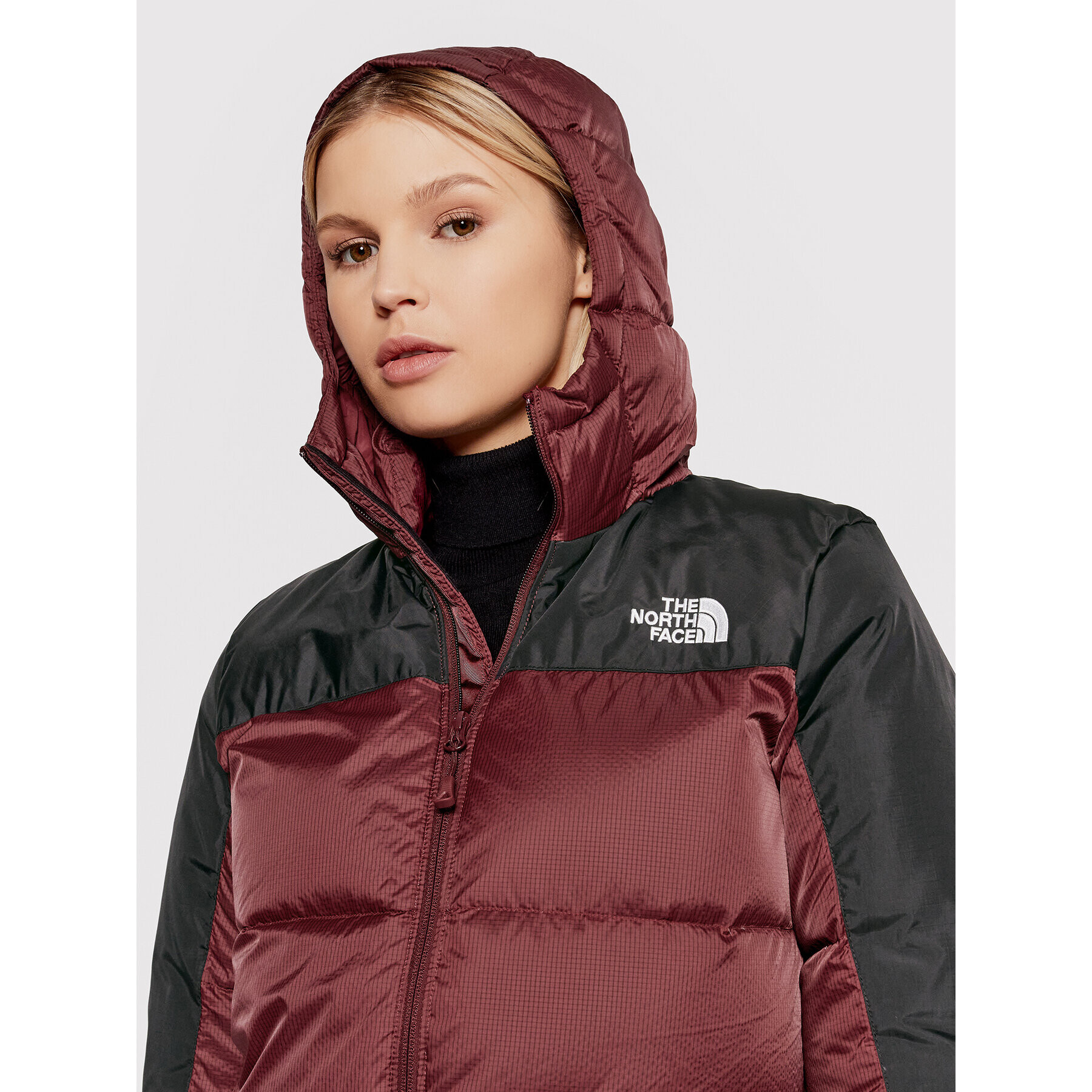 The North Face Пухено яке Diablo NF0A55H4 Бордо Regular Fit - Pepit.bg