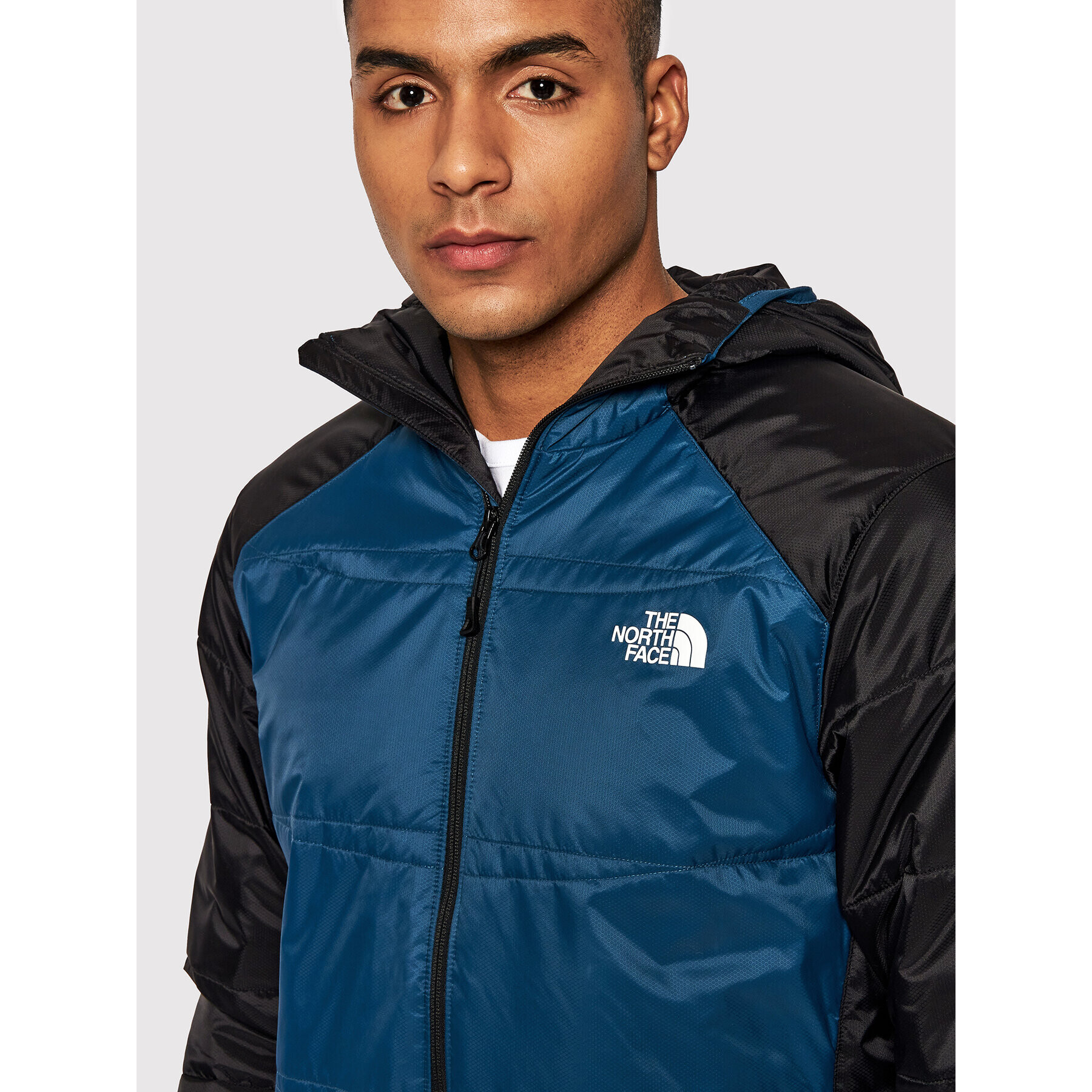 The North Face Пухено яке Quest NF0A5IBR Тъмносин Regular Fit - Pepit.bg