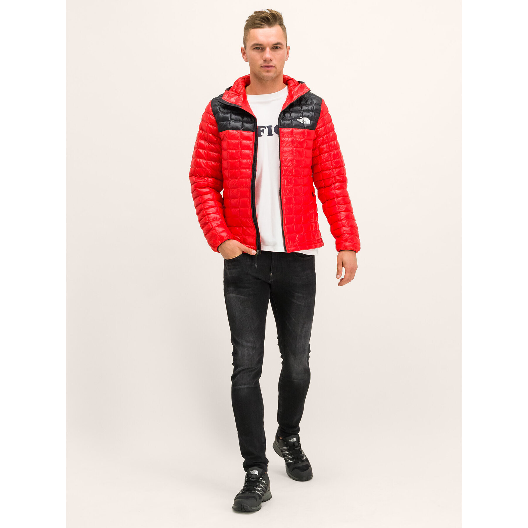 The North Face Пухено яке Thermoball Eco NF0A3Y3M Червен Slim Fit - Pepit.bg