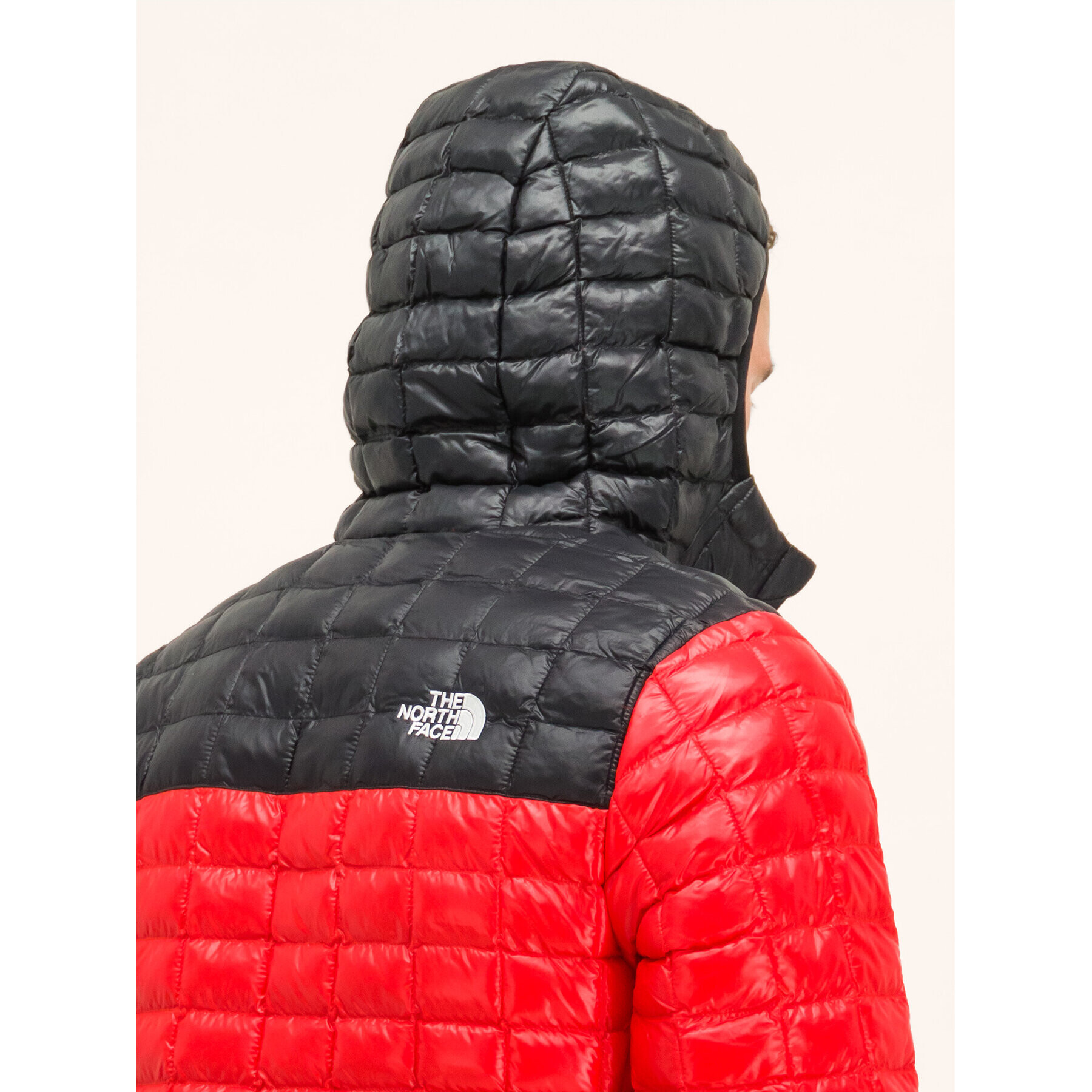 The North Face Пухено яке Thermoball Eco NF0A3Y3M Червен Slim Fit - Pepit.bg