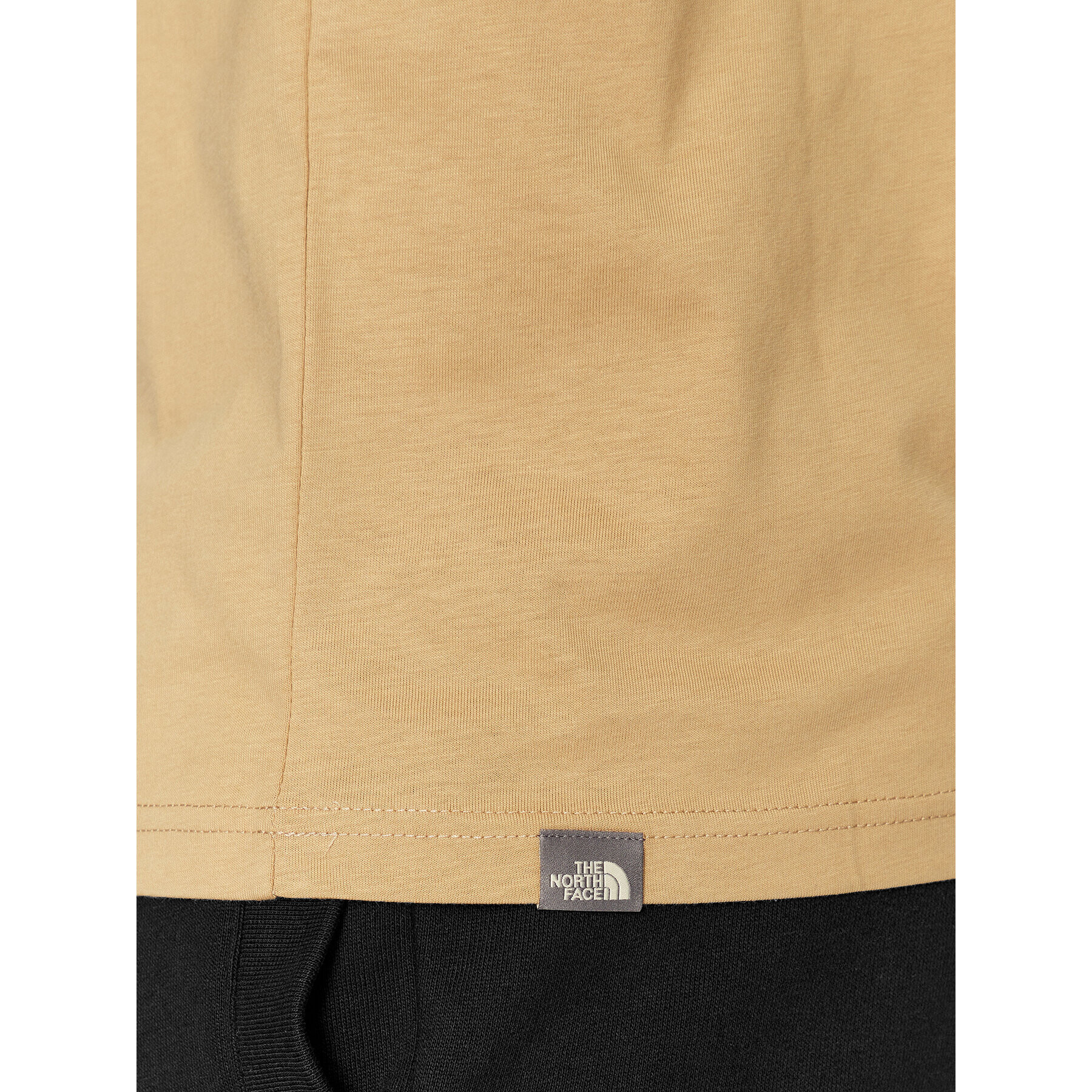 The North Face Тишърт M L/S Red Box Tee - EuNF0A493LLK51 Бежов Regular Fit - Pepit.bg