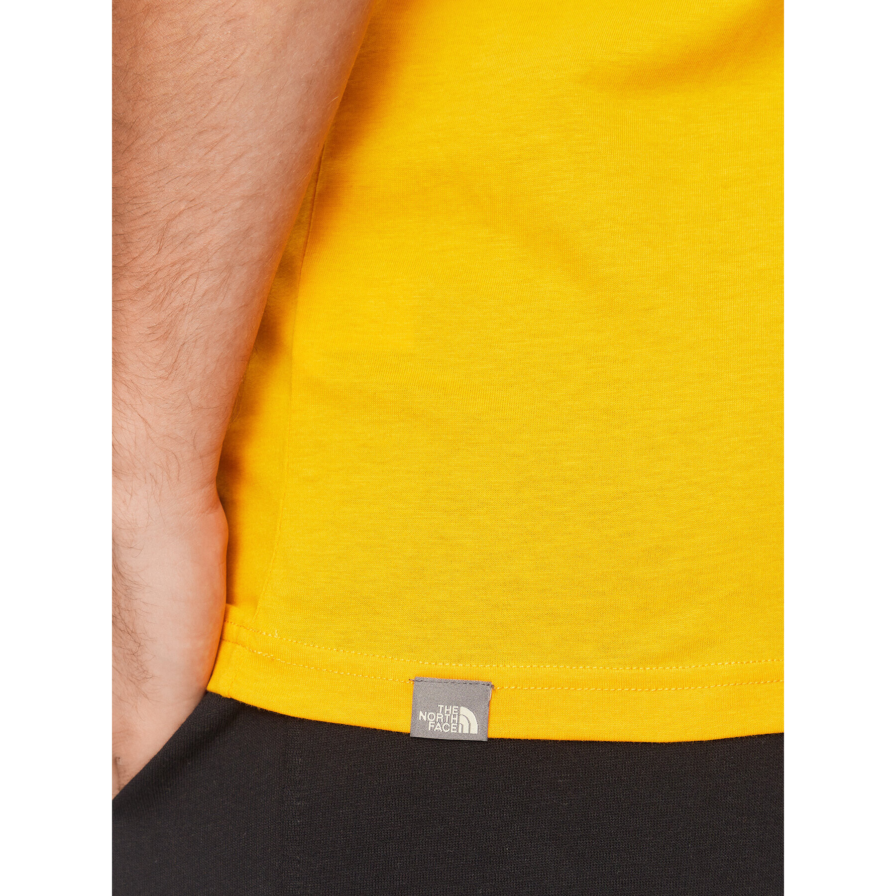 The North Face Тишърт M S/S Redbox Tee - EuNF0A2TX256P1 Жълт Regular Fit - Pepit.bg