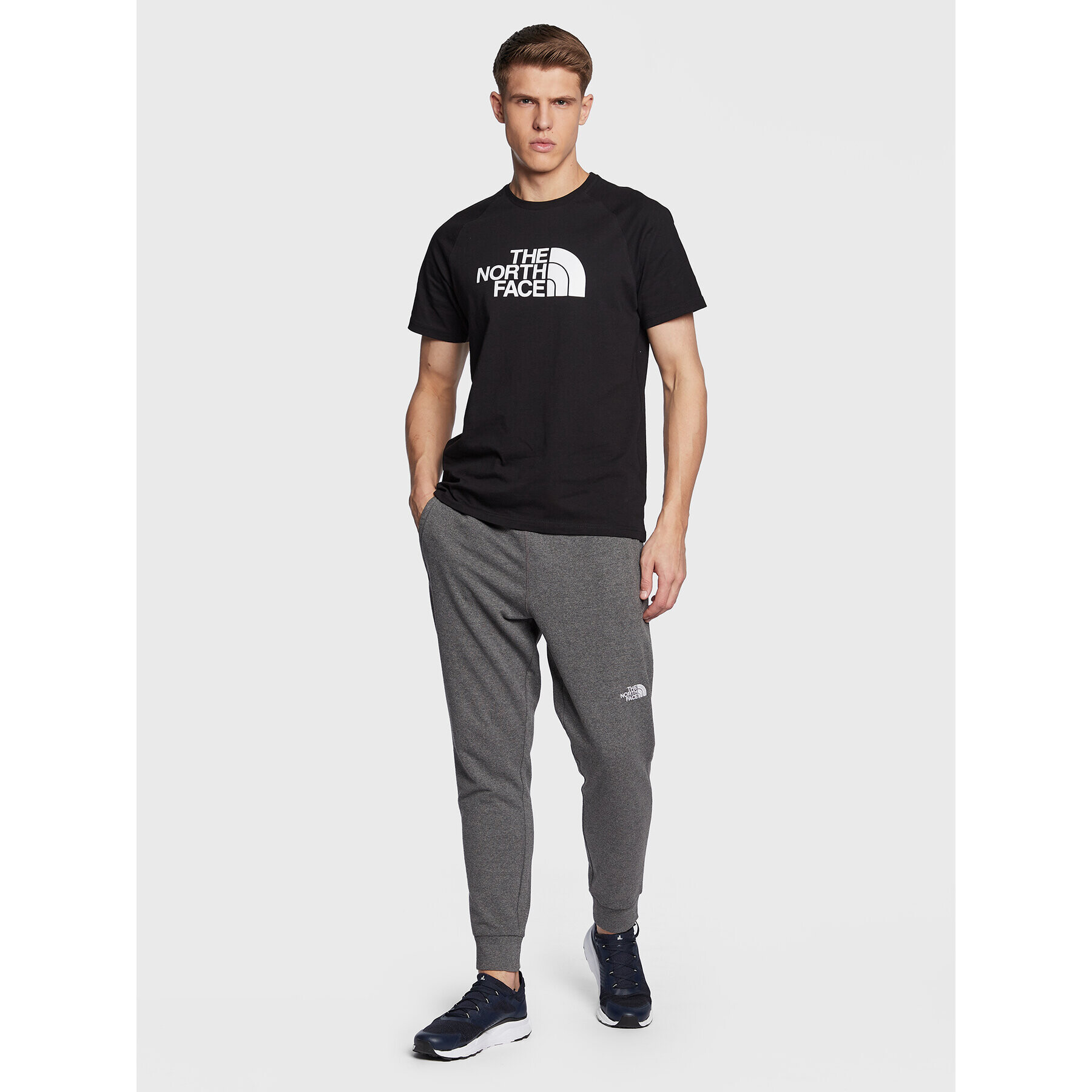 The North Face Тишърт Raglan Easy NF0A37FV Черен Regular Fit - Pepit.bg
