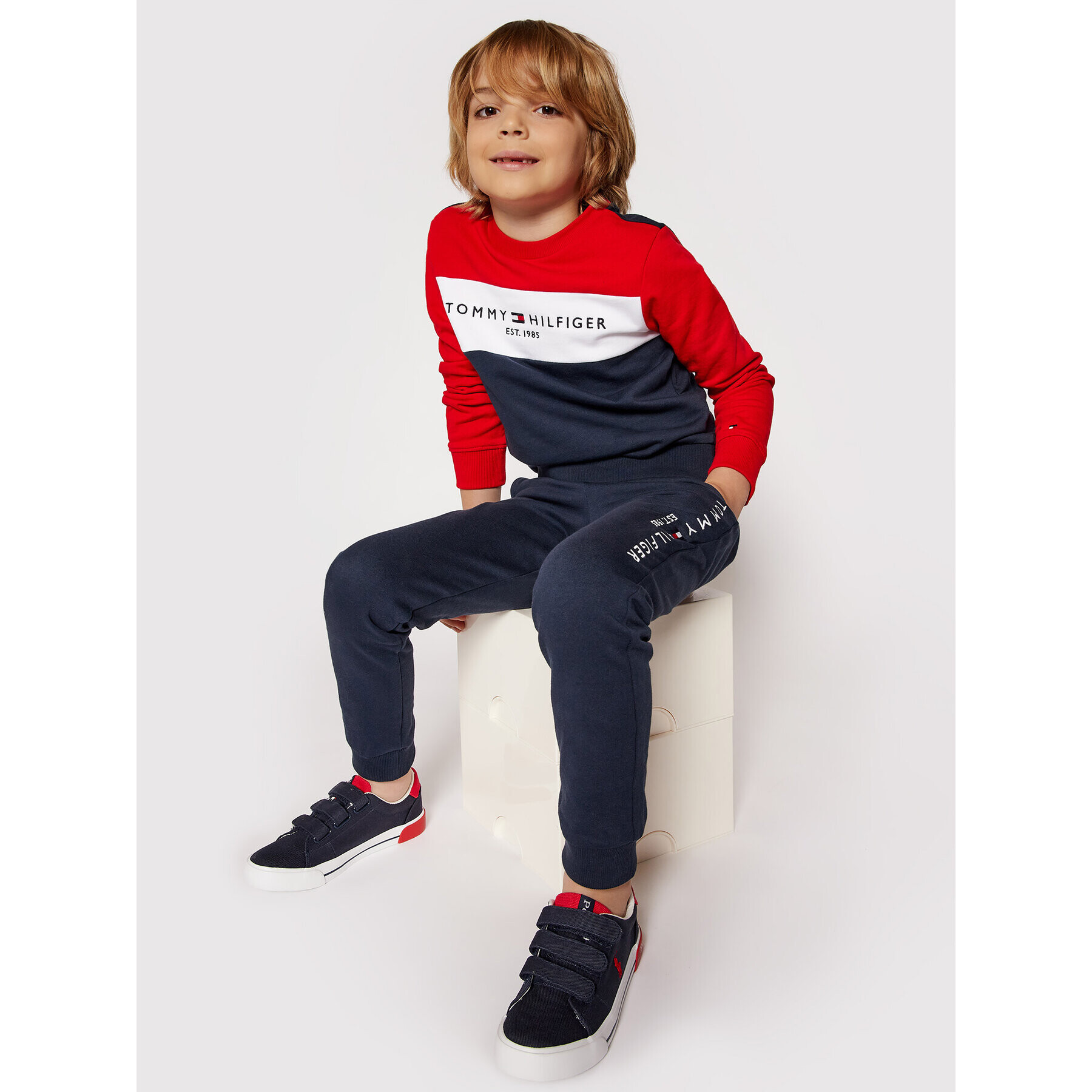 Tommy Hilfiger Анцуг Essential KB0KB06596 D Цветен Regular Fit - Pepit.bg