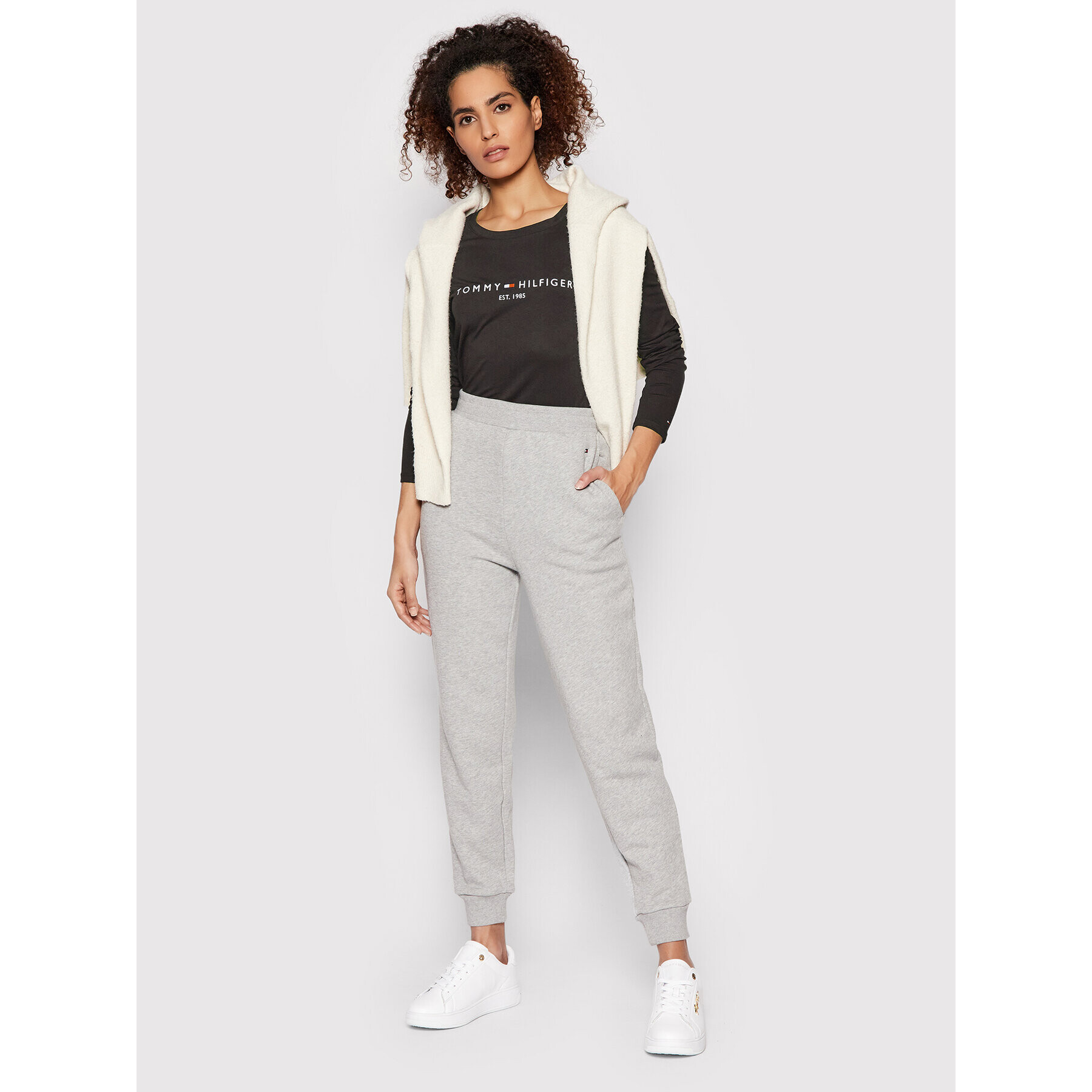 Tommy Hilfiger Блуза C-Nk WW0WW30720 Черен Regular Fit - Pepit.bg