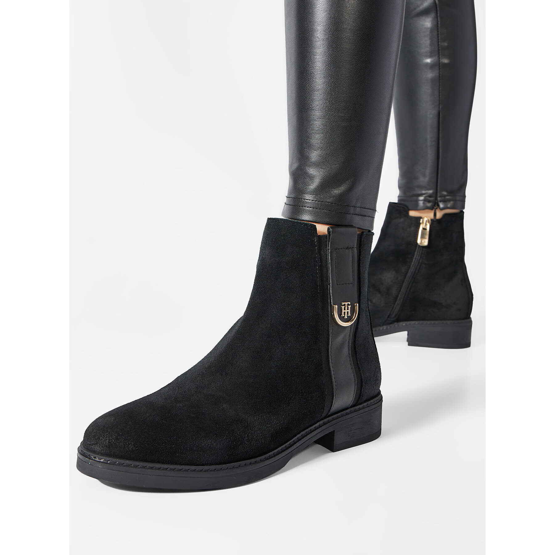 Tommy Hilfiger Боти Th Hardware Suede Flat Boot FW0FW05974 Черен - Pepit.bg