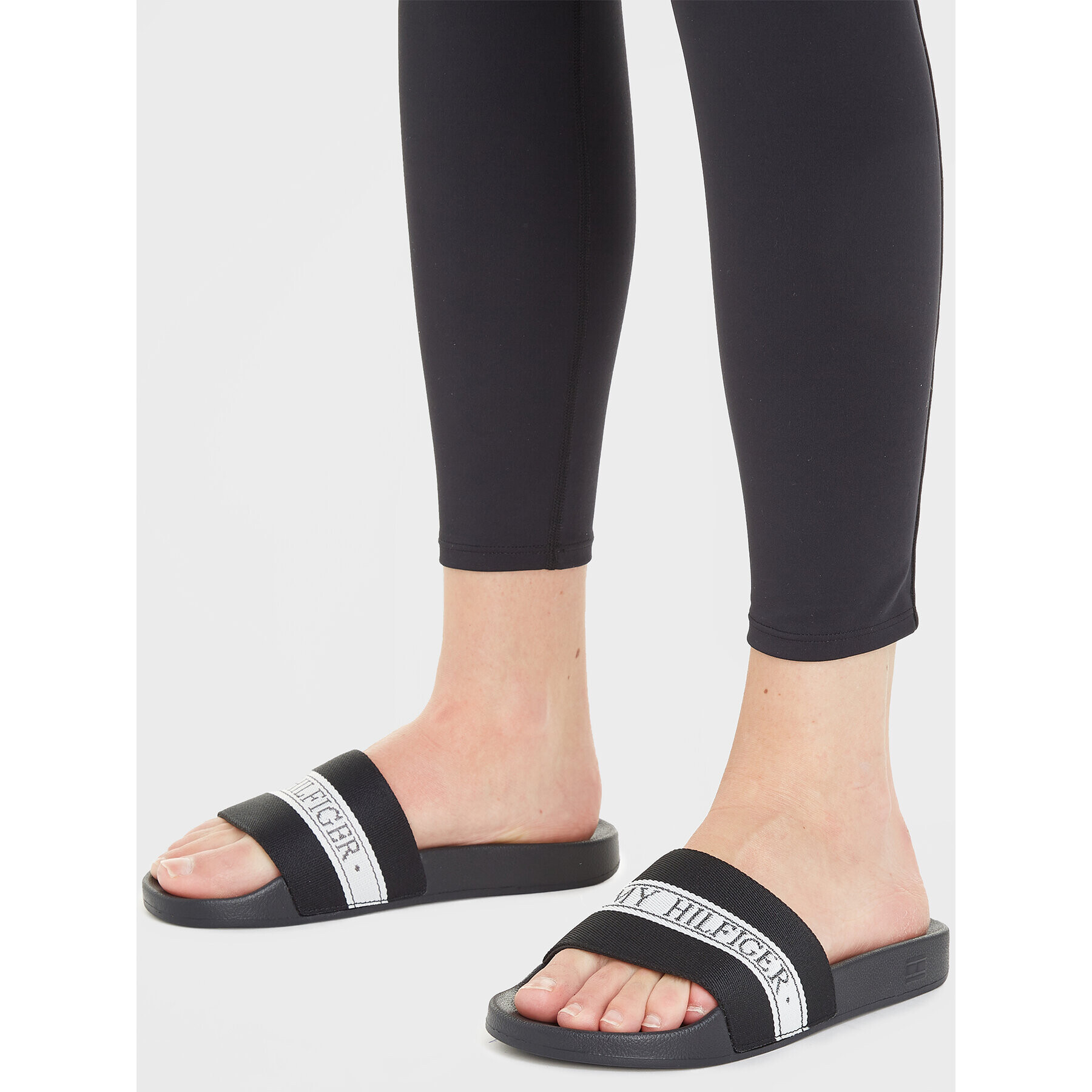 Tommy Hilfiger Чехли Pool Slide FW0FW07556 Черен - Pepit.bg