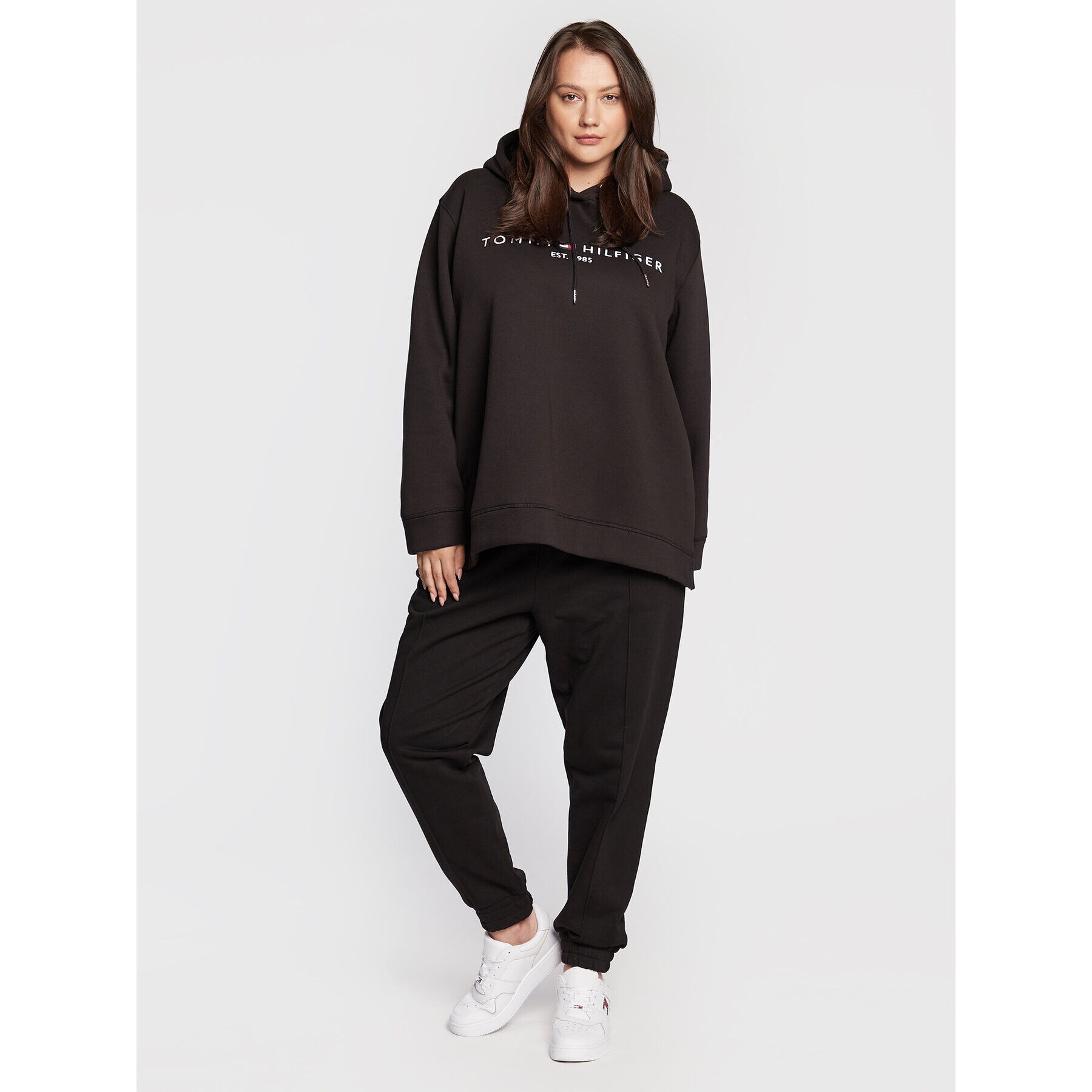 Tommy Hilfiger Curve Суитшърт Essential WW0WW29155 Черен Regular Fit - Pepit.bg