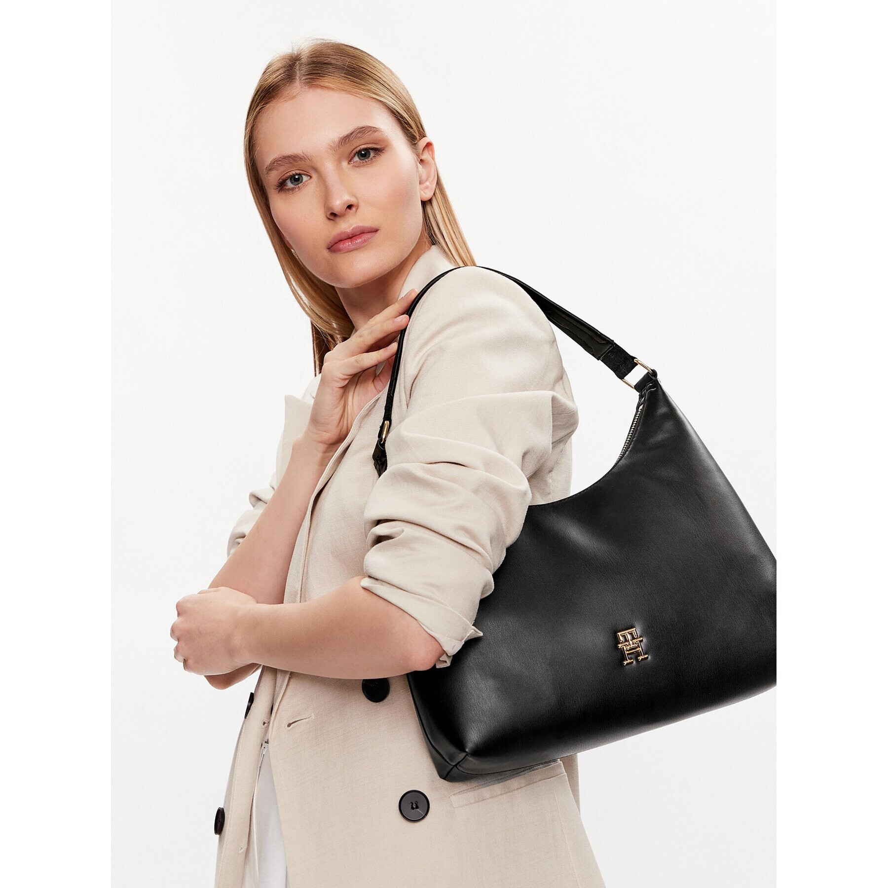 Tommy Hilfiger Дамска чанта Iconic Tommy Shoulder Bag AW0AW14181 Черен - Pepit.bg