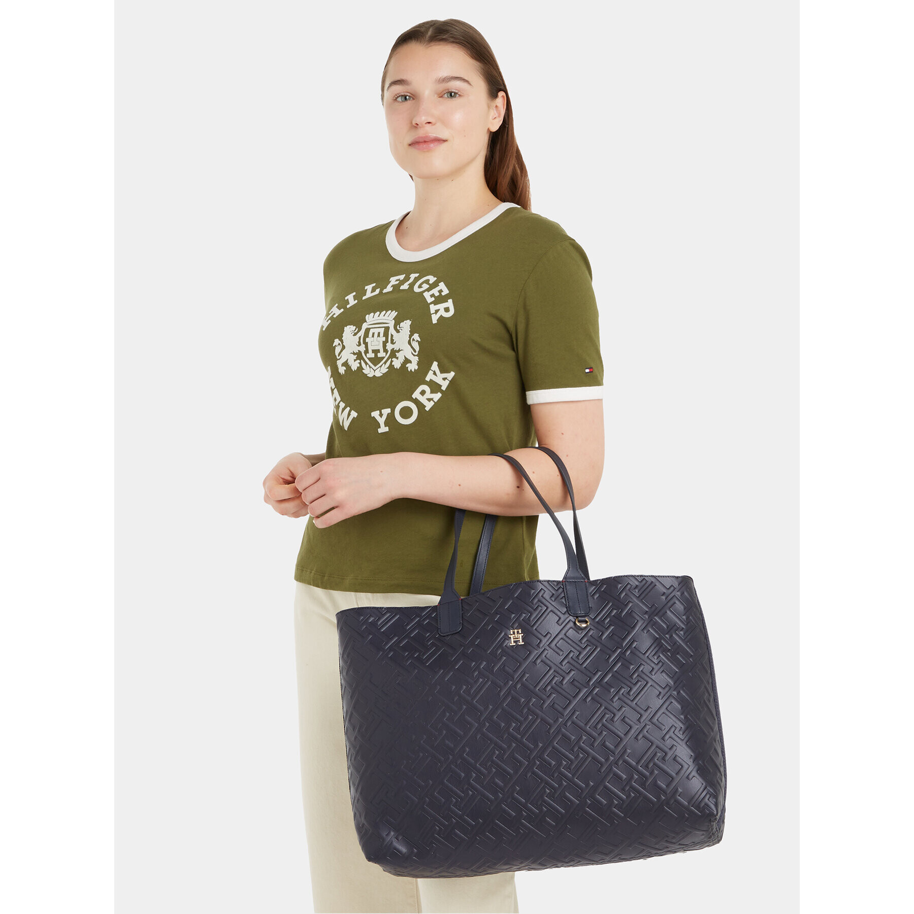 Tommy Hilfiger Дамска чанта Iconic Tommy Tote Mono AW0AW15572 Тъмносин - Pepit.bg