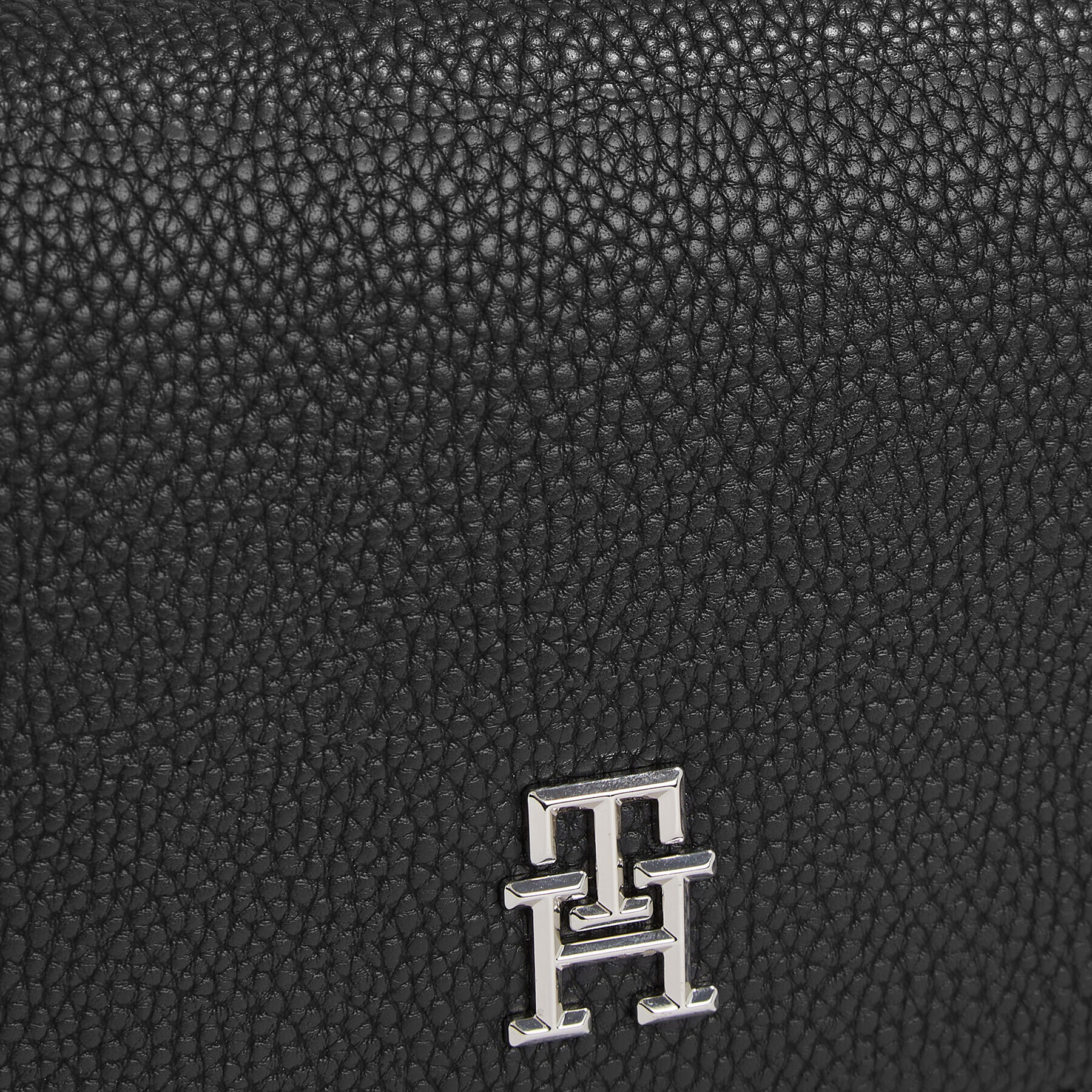 Tommy Hilfiger Дамска чанта Th Emblem Flap Crossover AW0AW15180 Черен - Pepit.bg