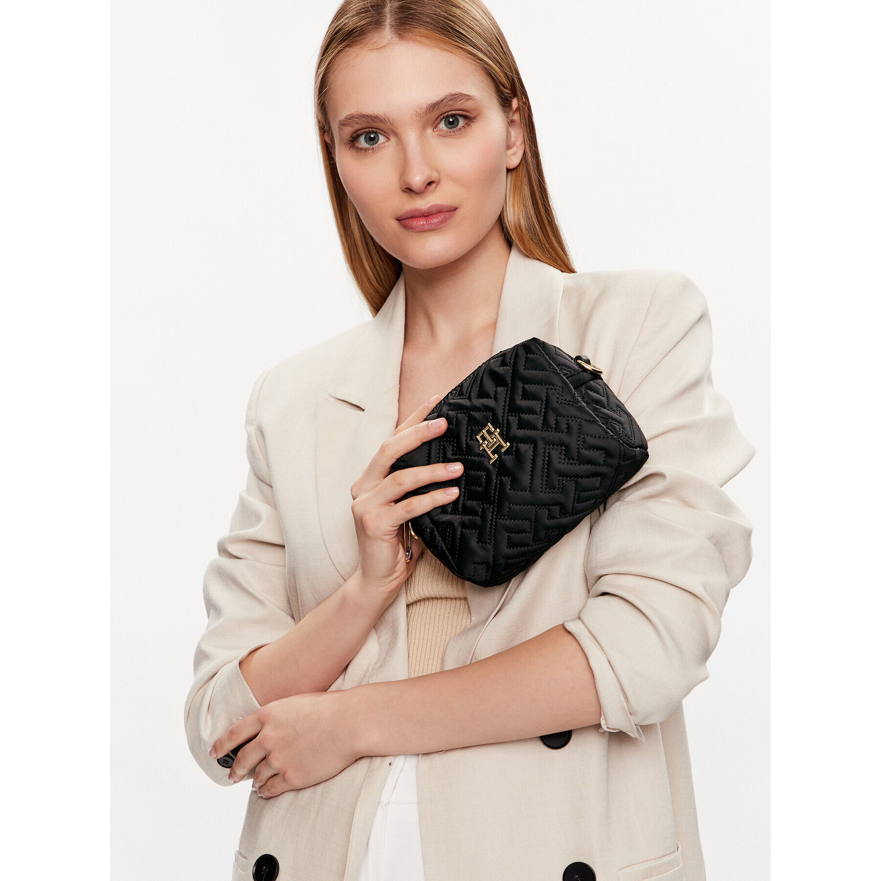 Tommy Hilfiger Дамска чанта Th Flow Crossover AW0AW14172 Черен - Pepit.bg