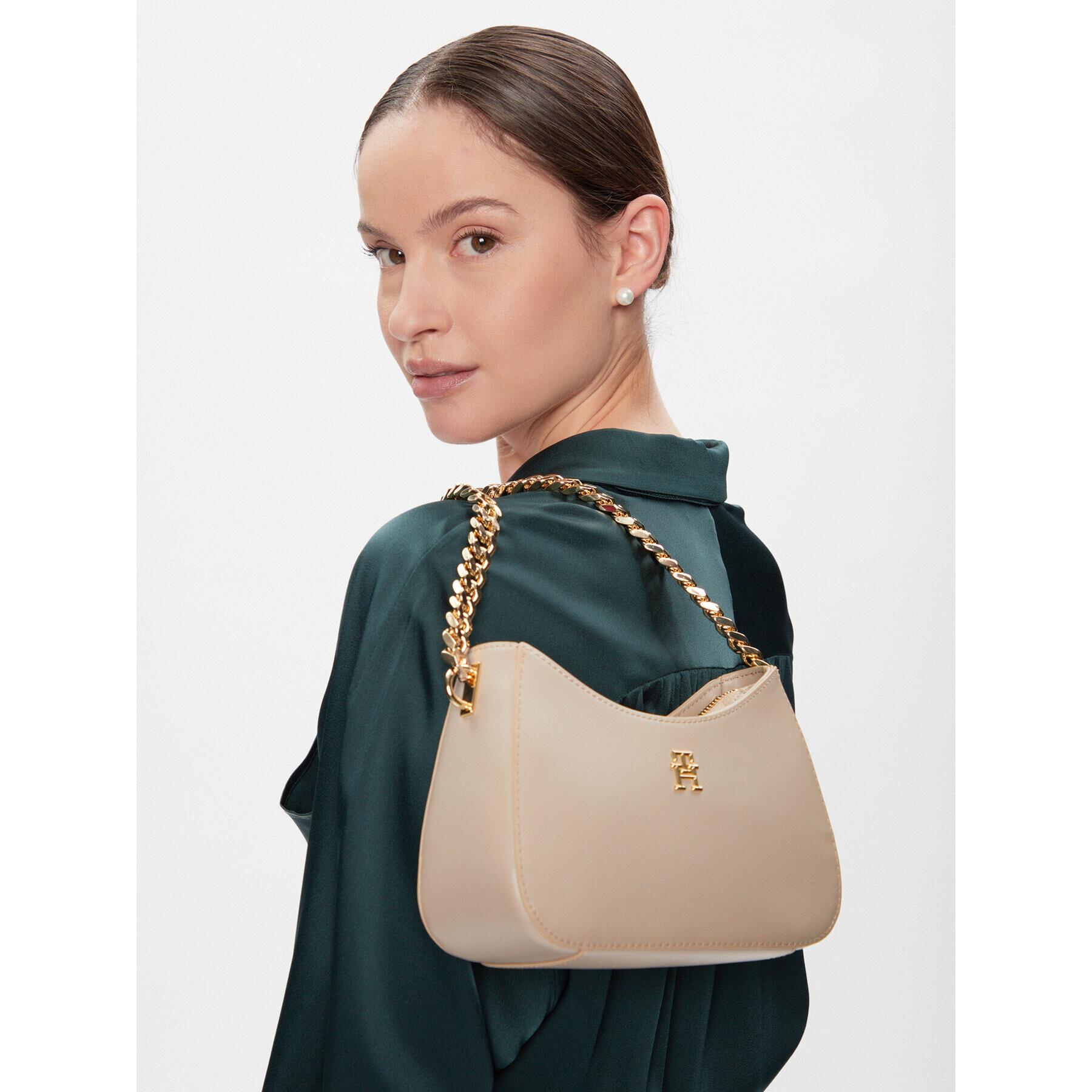 Tommy Hilfiger Дамска чанта Th Refined Chain Shoulder Bag AW0AW16079 Бежов - Pepit.bg