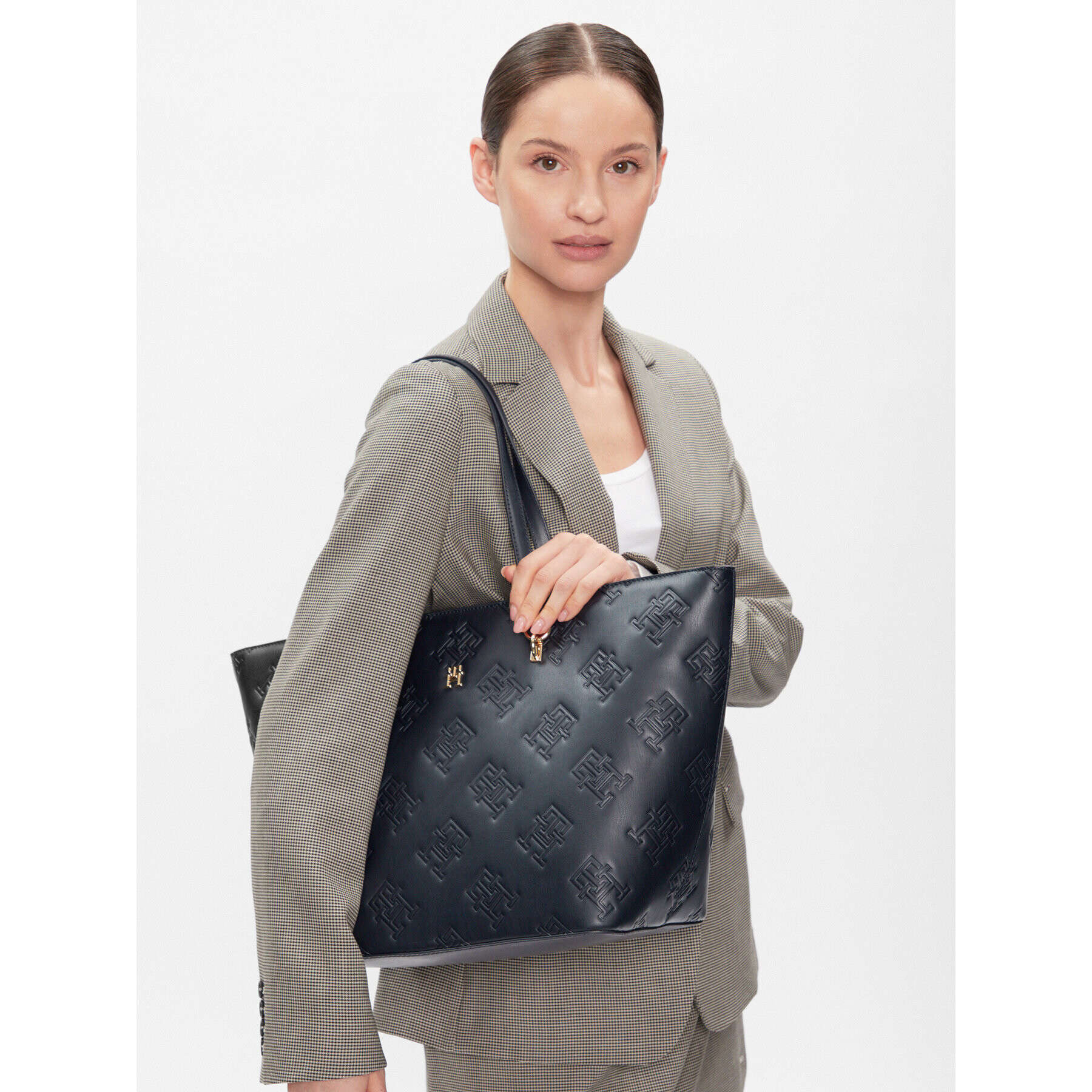 Tommy Hilfiger Дамска чанта Th Refined Tote Mono AW0AW15726 Тъмносин - Pepit.bg