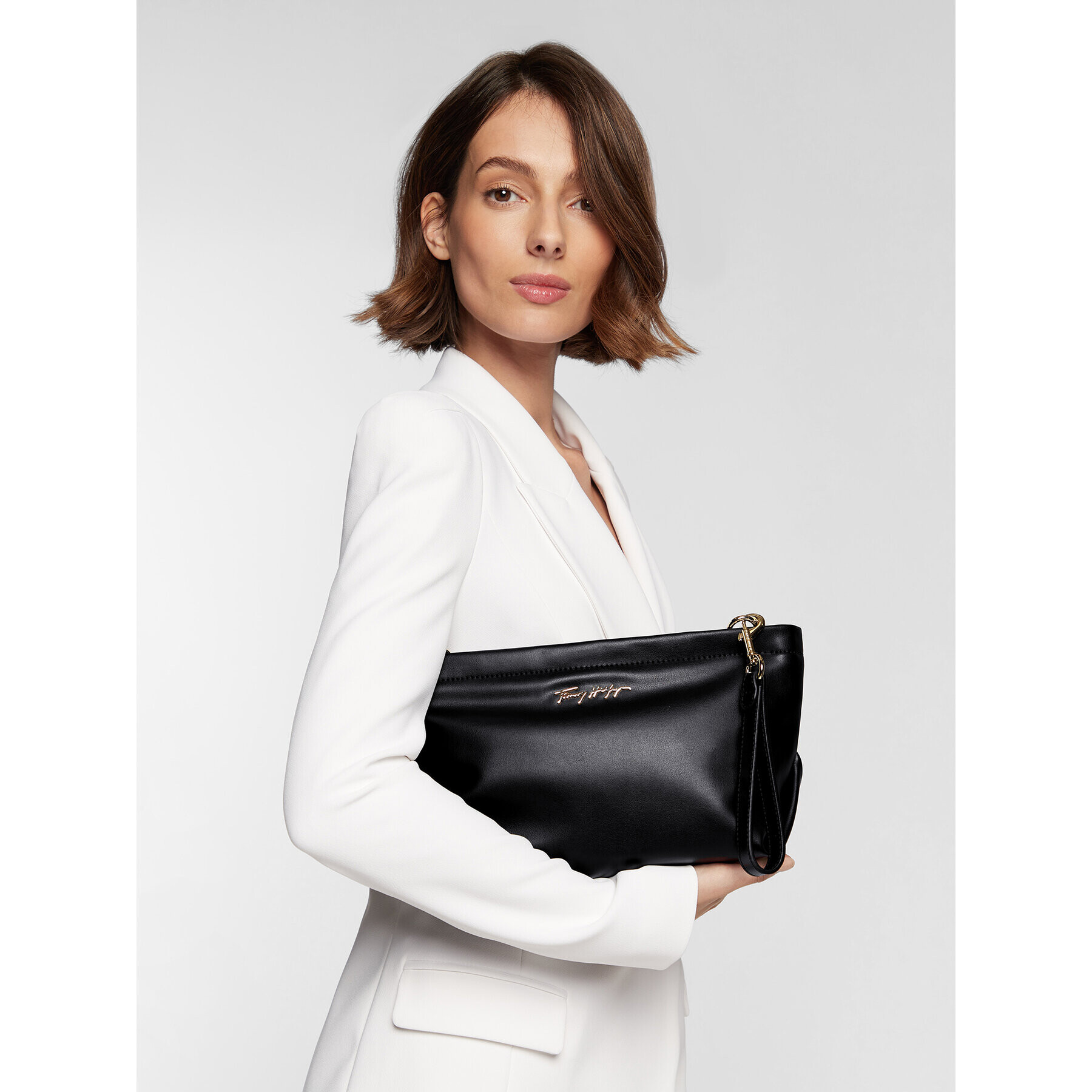 Tommy Hilfiger Дамска чанта Veg Luxe Fold Clutch AW0AW11360 Черен - Pepit.bg