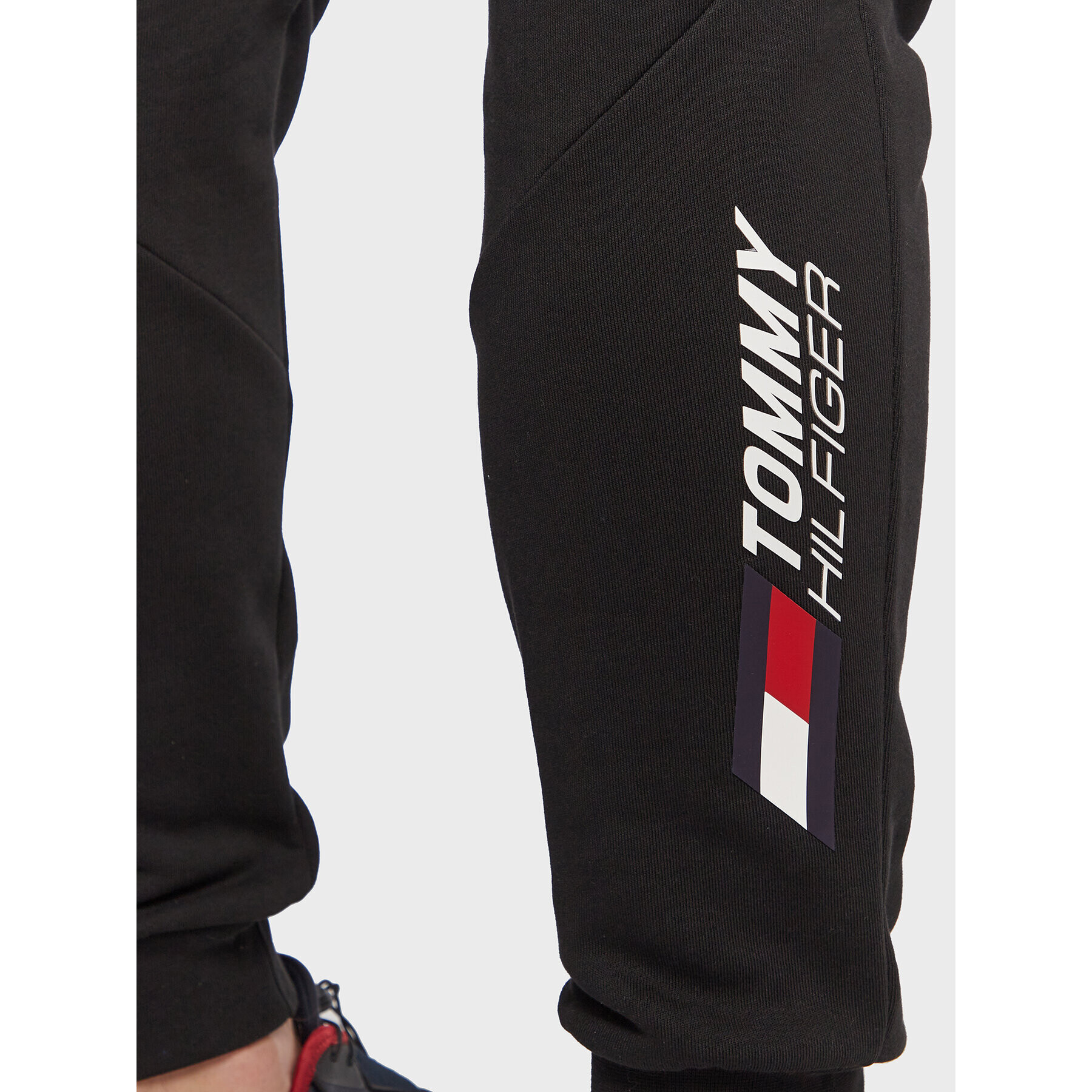 Tommy Hilfiger Долнище анцуг Essential MW0MW28998 Черен Regular Fit - Pepit.bg