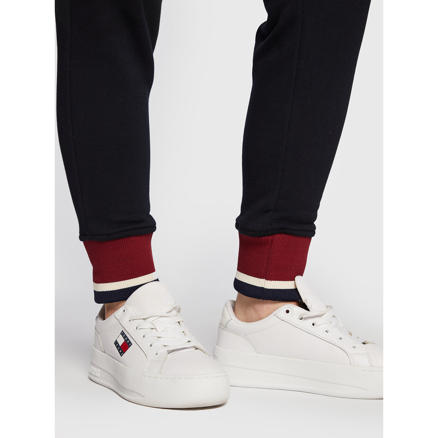 Tommy Hilfiger Долнище анцуг Global Stripe S10S101511 Тъмносин Relaxed Fit - Pepit.bg