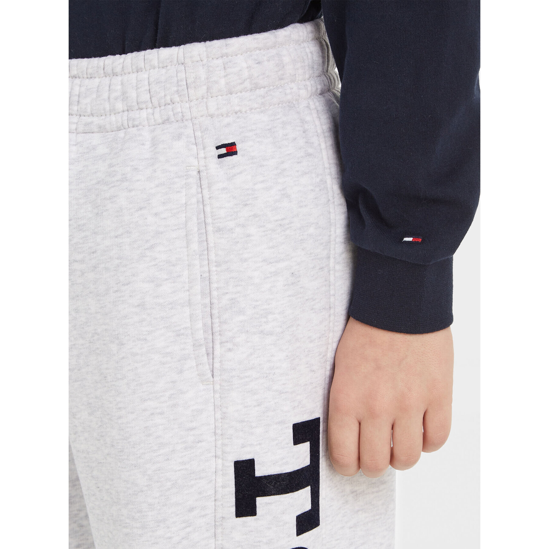 Tommy Hilfiger Долнище анцуг KB0KB08631 Сив Regular Fit - Pepit.bg