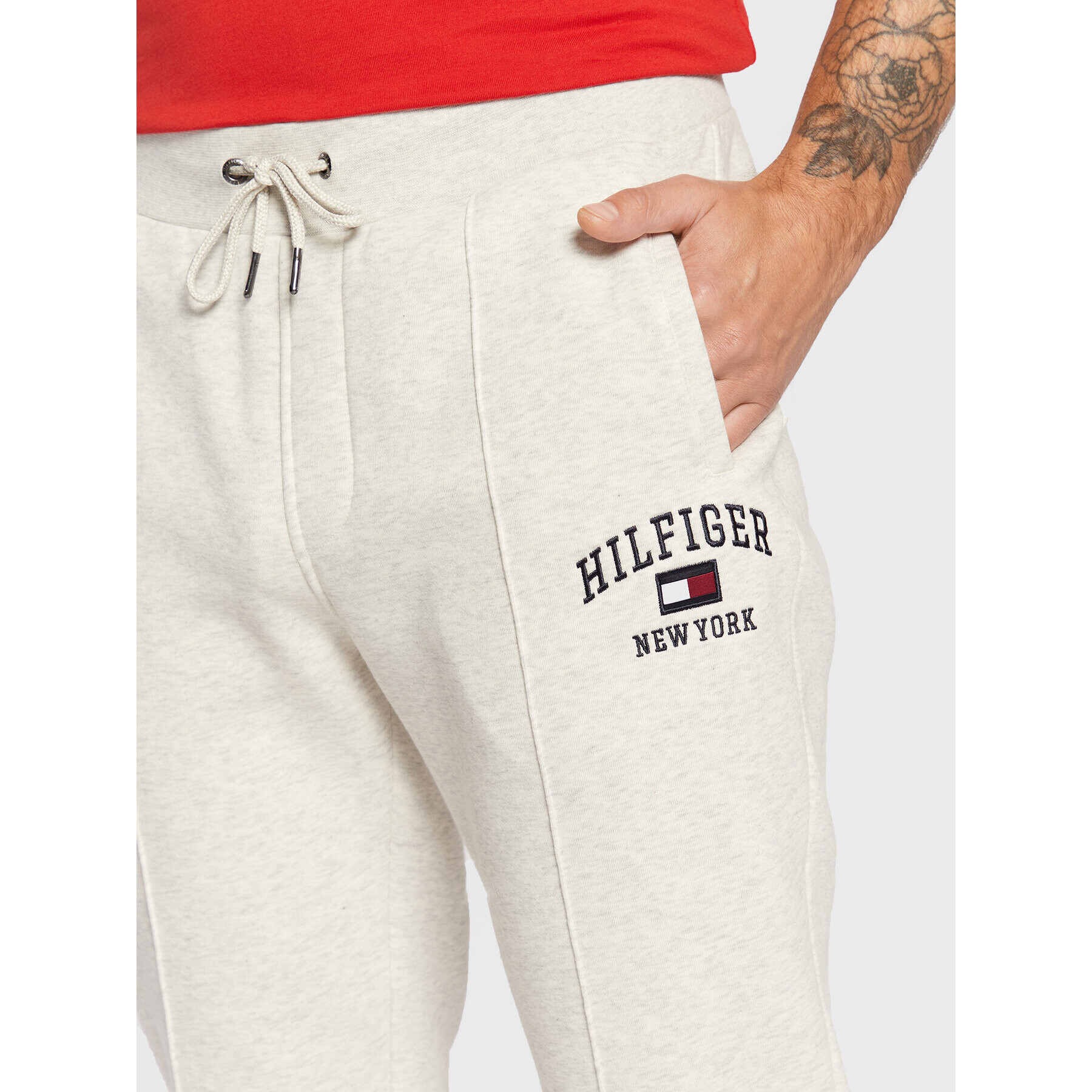 Tommy Hilfiger Долнище анцуг Modern Varsity MW0MW28174 Бежов Regular Fit - Pepit.bg