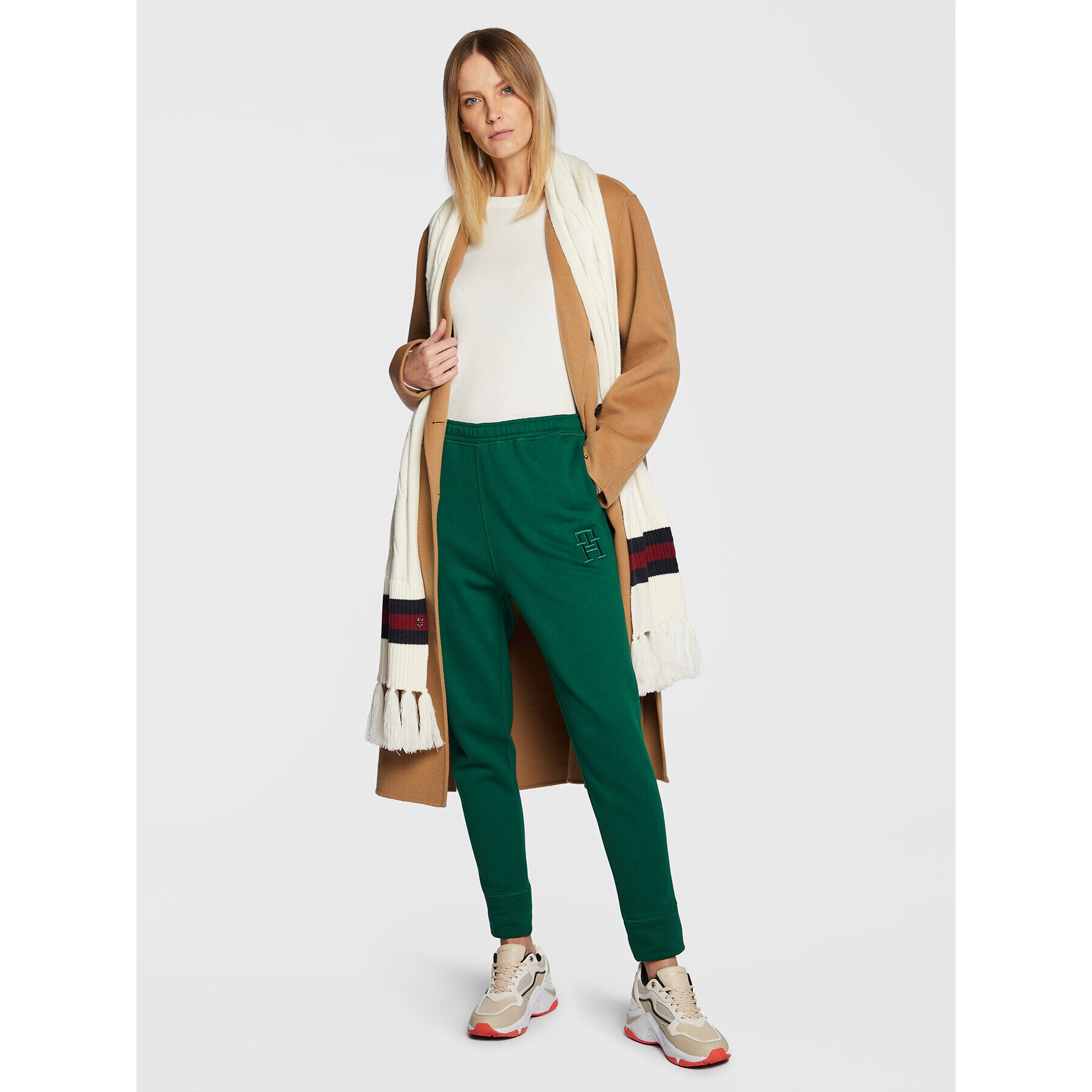 Tommy Hilfiger Долнище анцуг S10S101583 Зелен Relaxed Fit - Pepit.bg