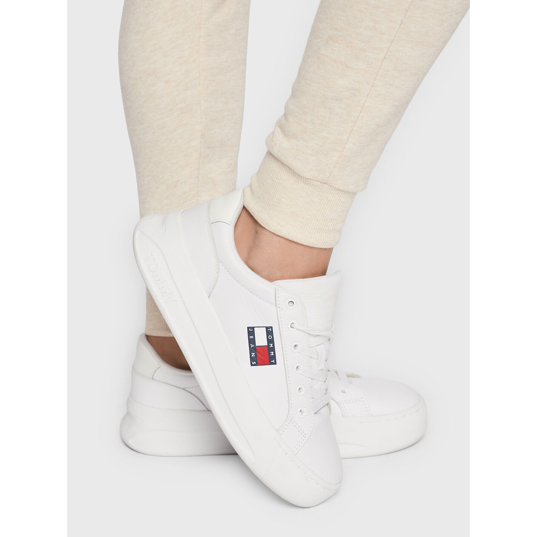 Tommy Hilfiger Долнище анцуг Track UW0UW03887 Бежов Regular Fit - Pepit.bg