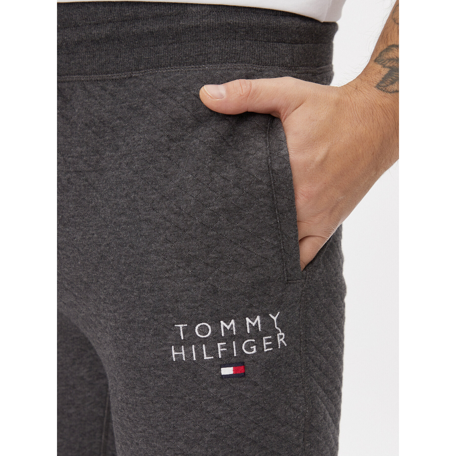 Tommy Hilfiger Долнище анцуг UM0UM02983 Сив Regular Fit - Pepit.bg