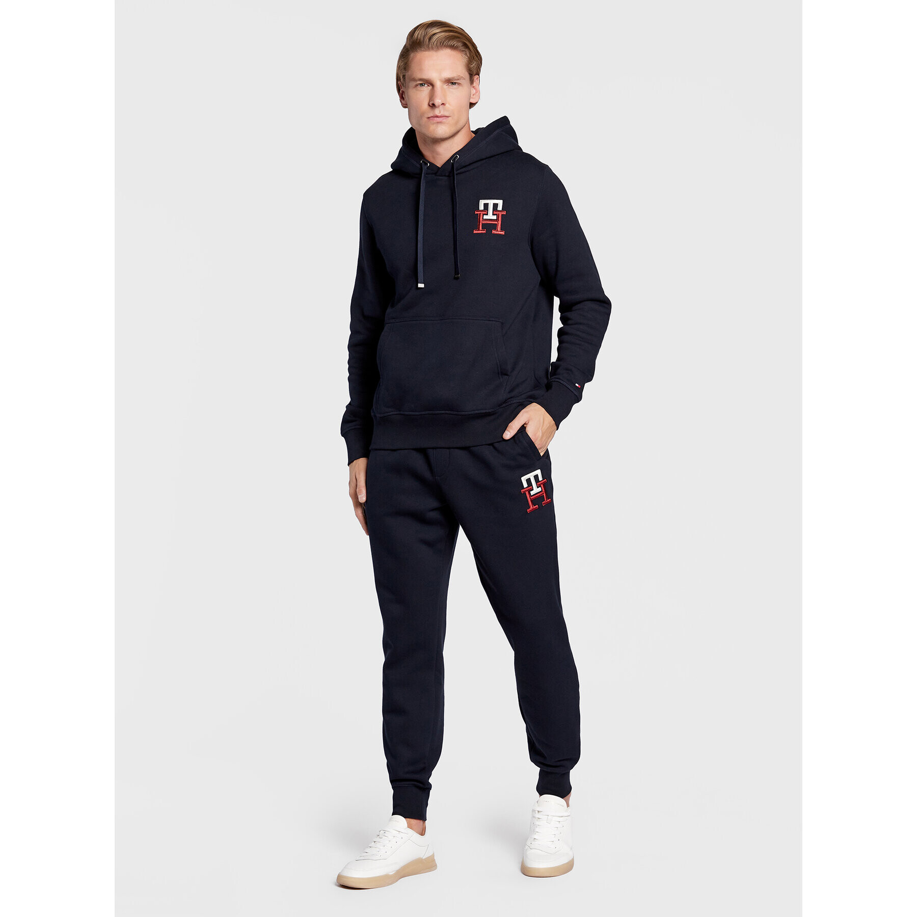 Tommy Hilfiger Долнище анцуг Essential Monogram MW0MW28208 Тъмносин Regular Fit - Pepit.bg