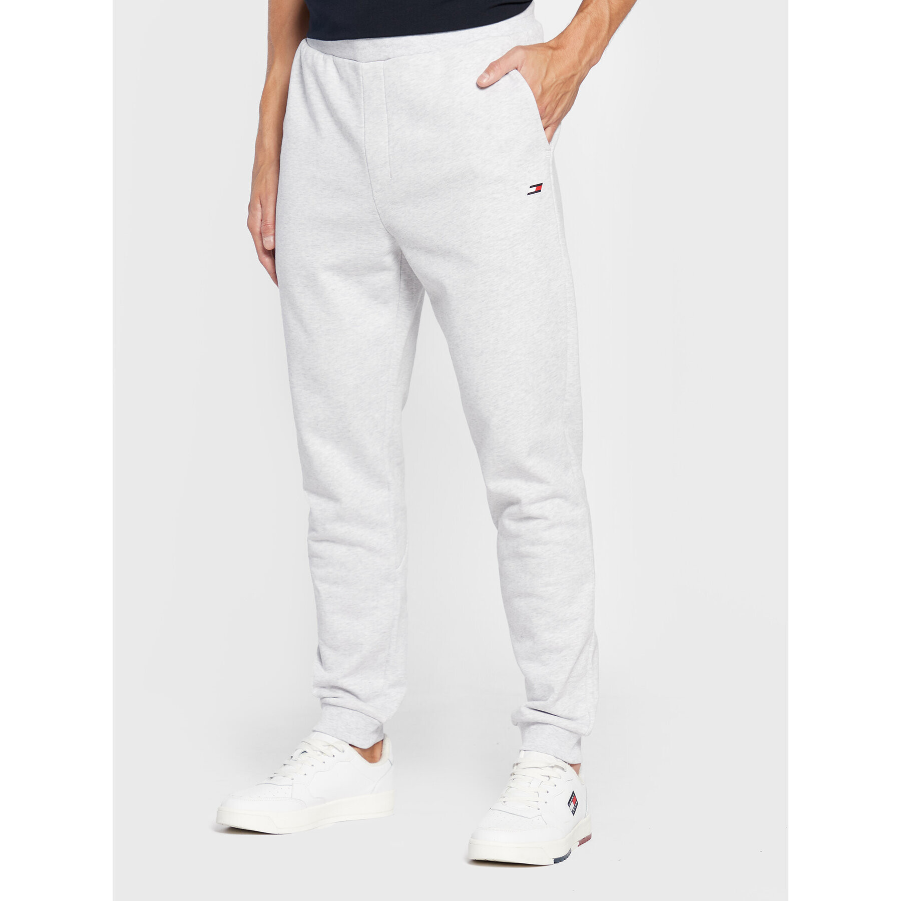 Tommy Hilfiger Долнище анцуг Essentials MW0MW22740 Сив Regular Fit - Pepit.bg