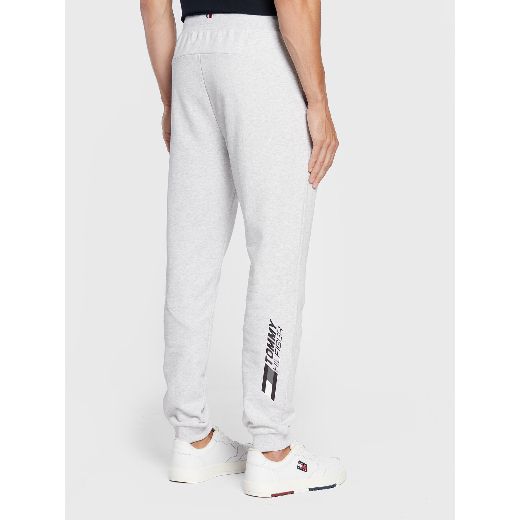 Tommy Hilfiger Долнище анцуг Essentials MW0MW22740 Сив Regular Fit - Pepit.bg