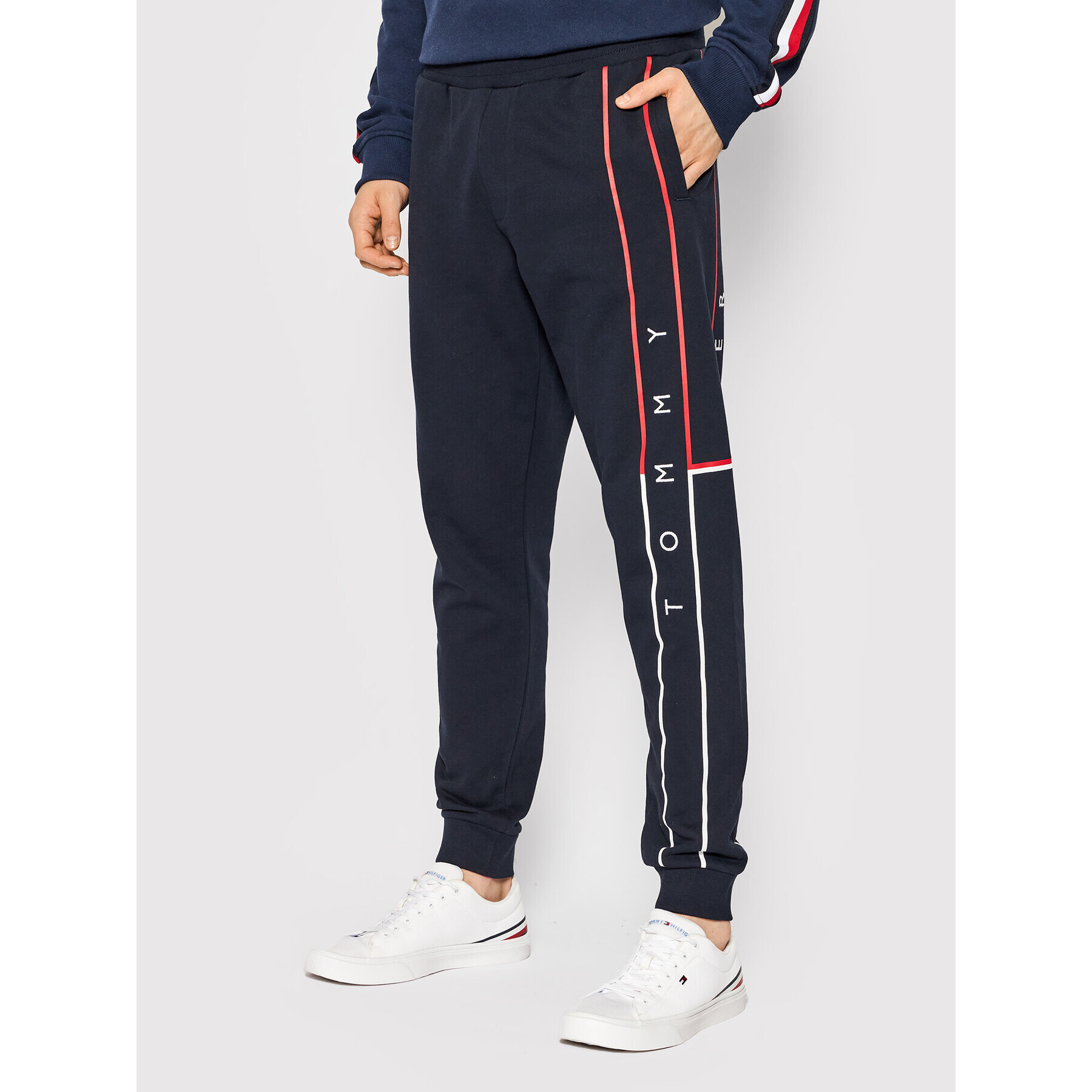 Tommy Hilfiger Долнище анцуг Large Rwb Flag MW0MW25050 Тъмносин Regular Fit - Pepit.bg