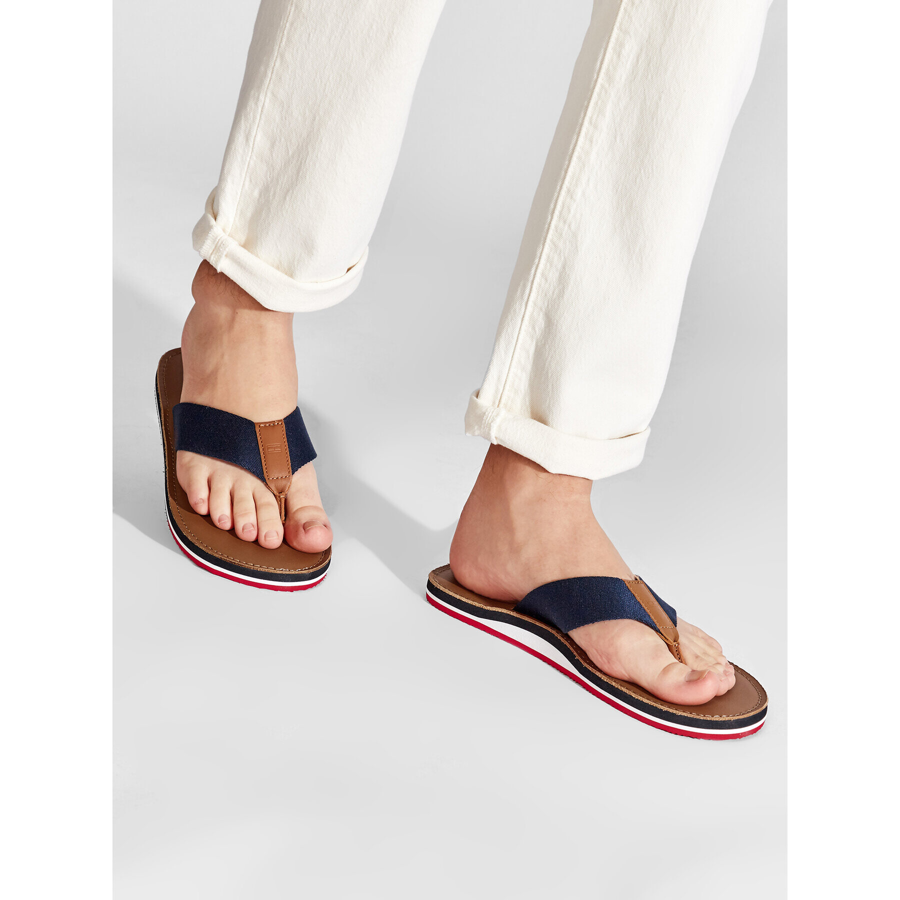 Tommy Hilfiger Джапанки Elevated Leather Beach Sandal FM0FM03980 Тъмносин - Pepit.bg